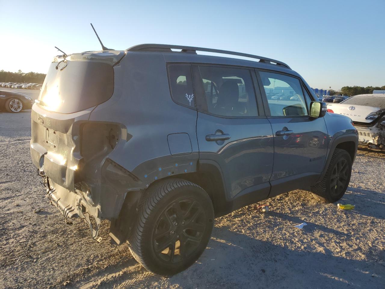 Photo 2 VIN: ZACCJBBB8HPE63899 - JEEP RENEGADE 