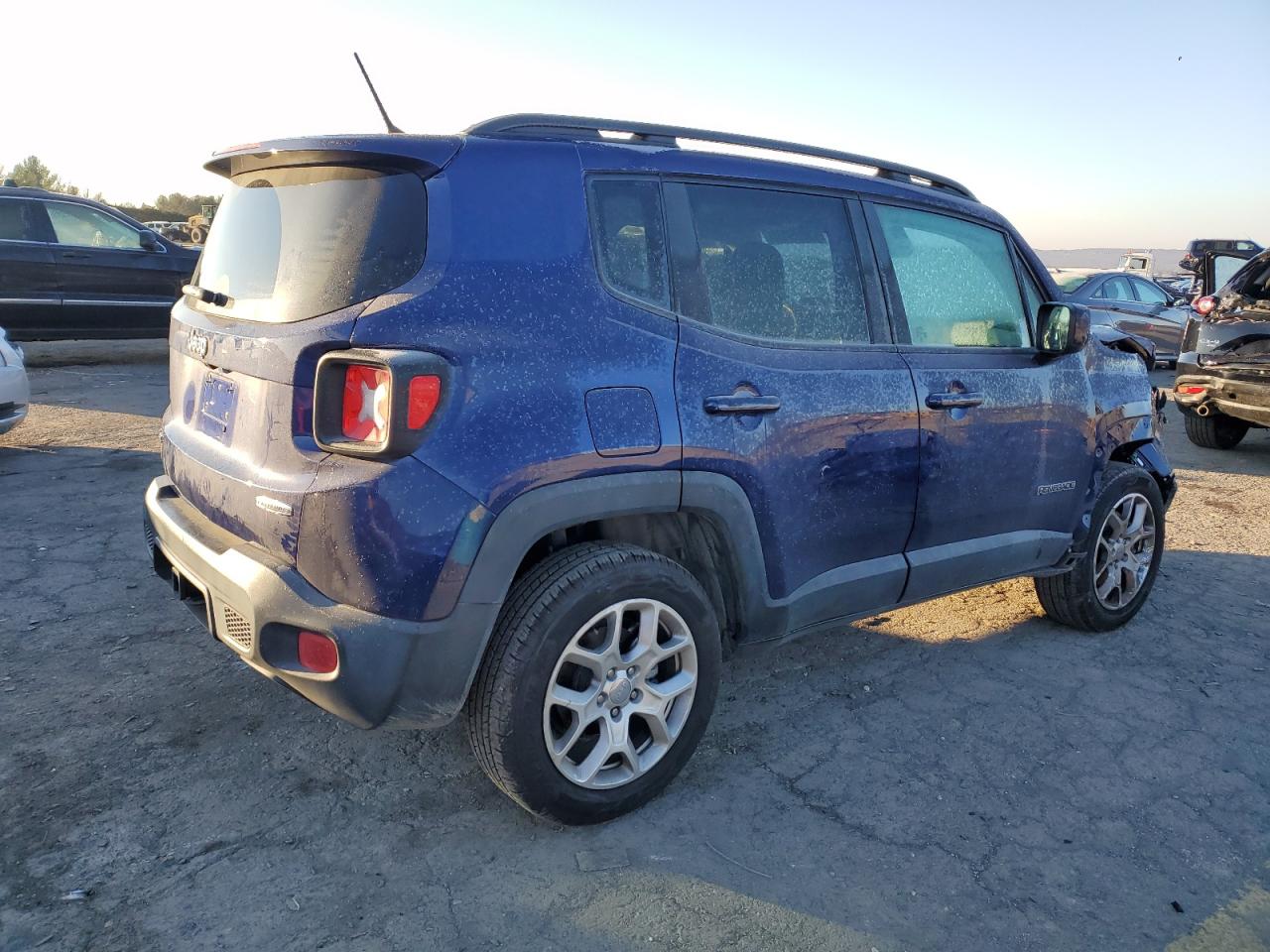 Photo 2 VIN: ZACCJBBB8HPG33873 - JEEP RENEGADE 