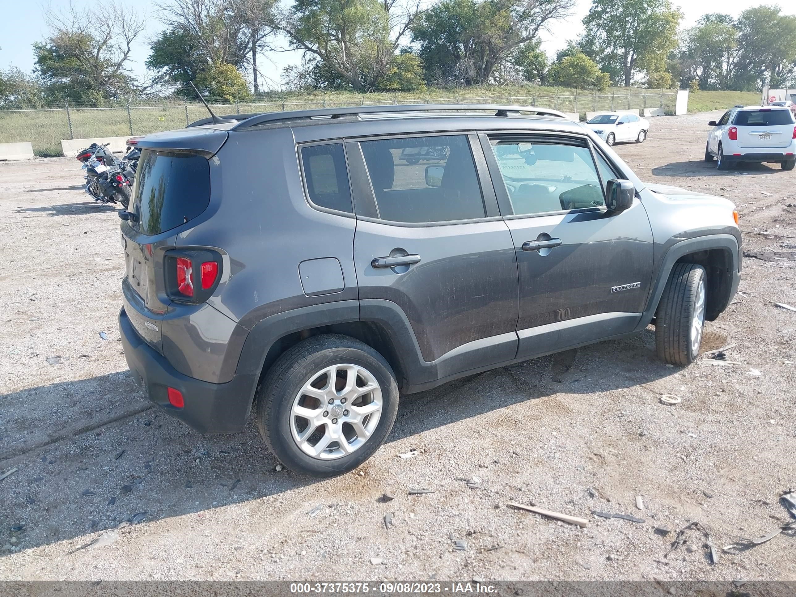 Photo 3 VIN: ZACCJBBB9HPF75174 - JEEP RENEGADE 