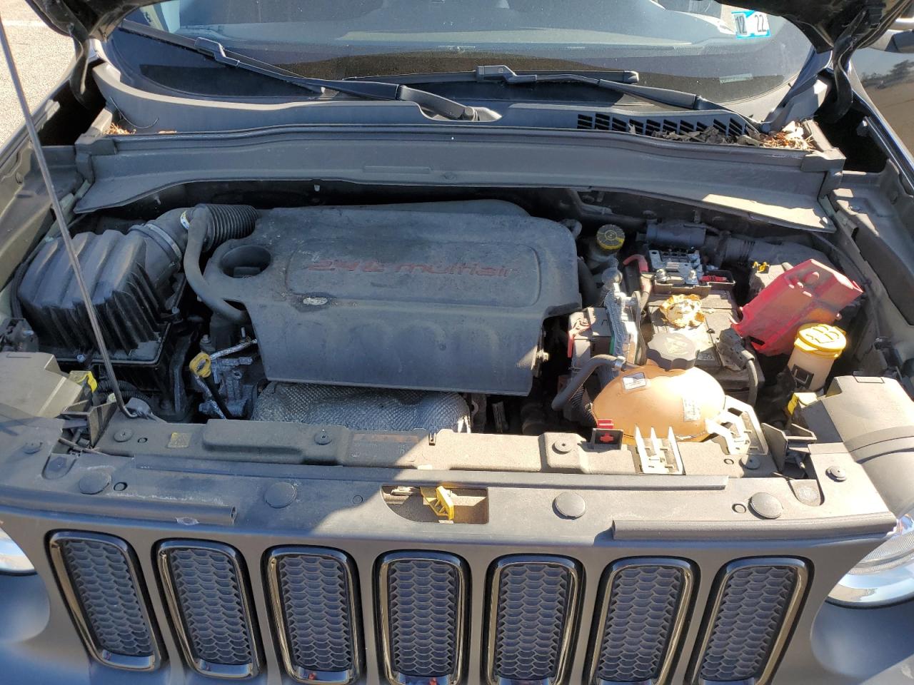 Photo 10 VIN: ZACCJBBB9JPH15827 - JEEP RENEGADE 