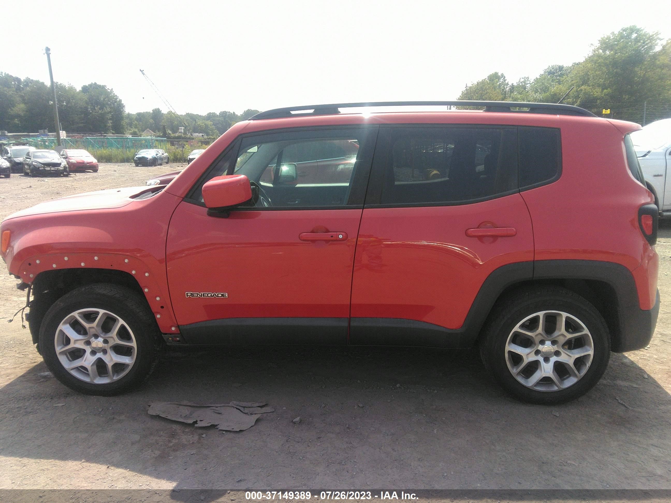 Photo 13 VIN: ZACCJBBT0FPB59415 - JEEP RENEGADE 