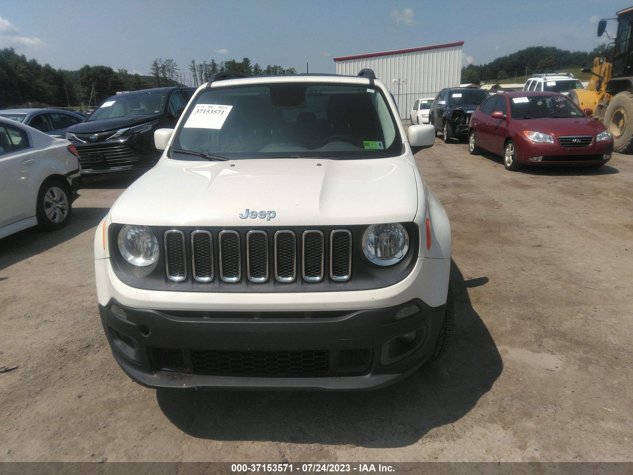 Photo 12 VIN: ZACCJBBT5GPC56944 - JEEP RENEGADE 