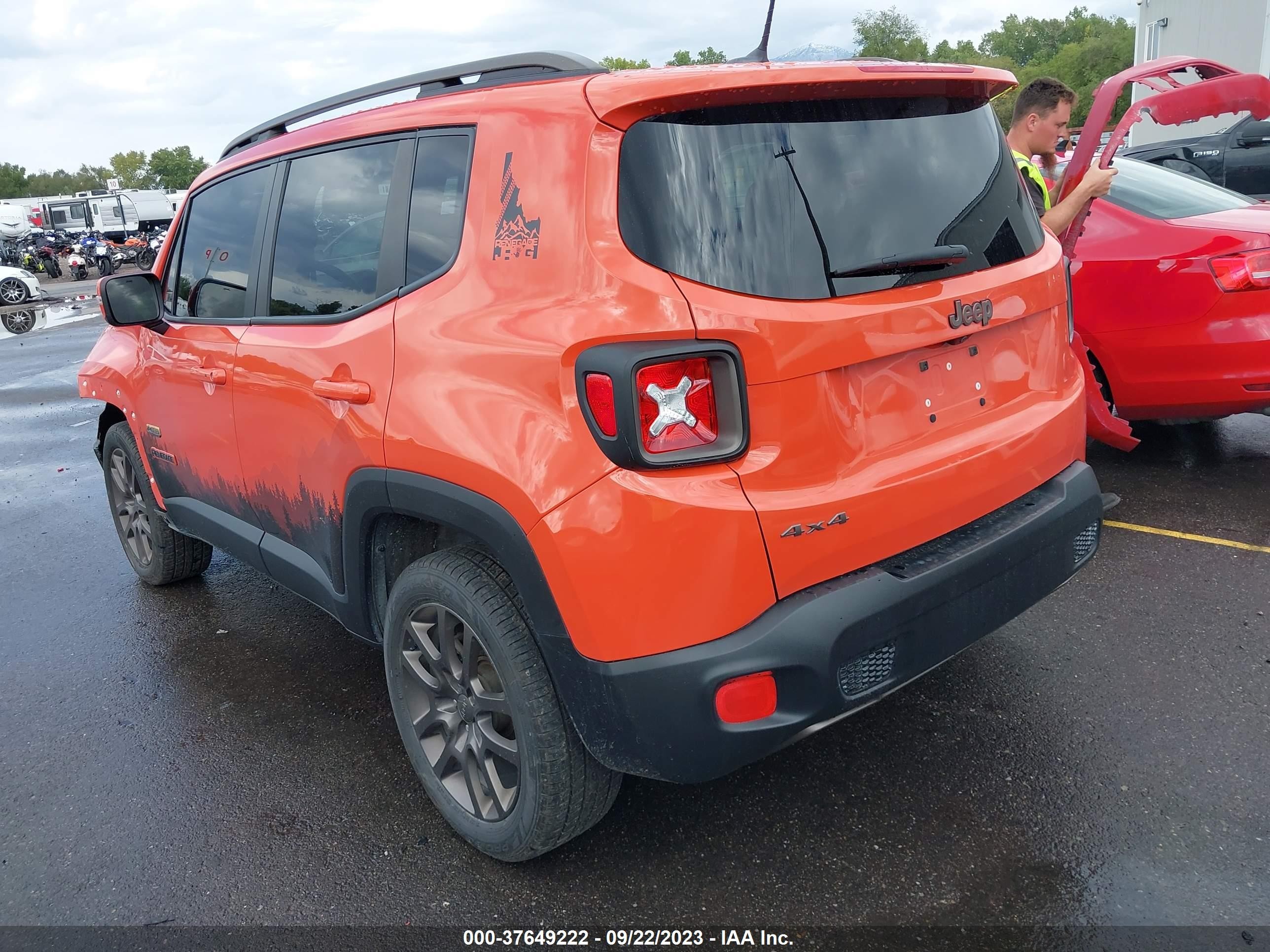 Photo 2 VIN: ZACCJBBT5GPD22313 - JEEP RENEGADE 