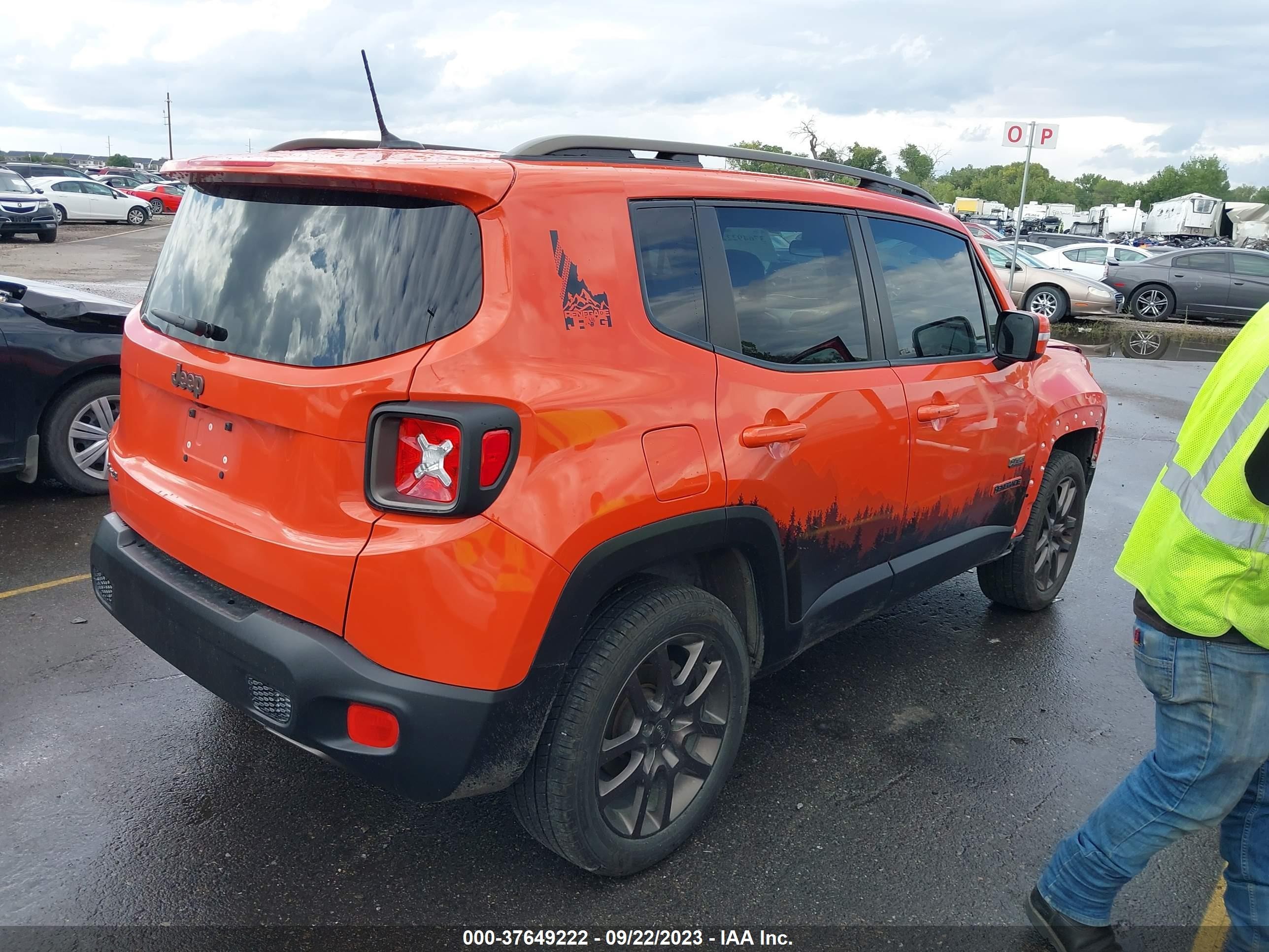 Photo 3 VIN: ZACCJBBT5GPD22313 - JEEP RENEGADE 