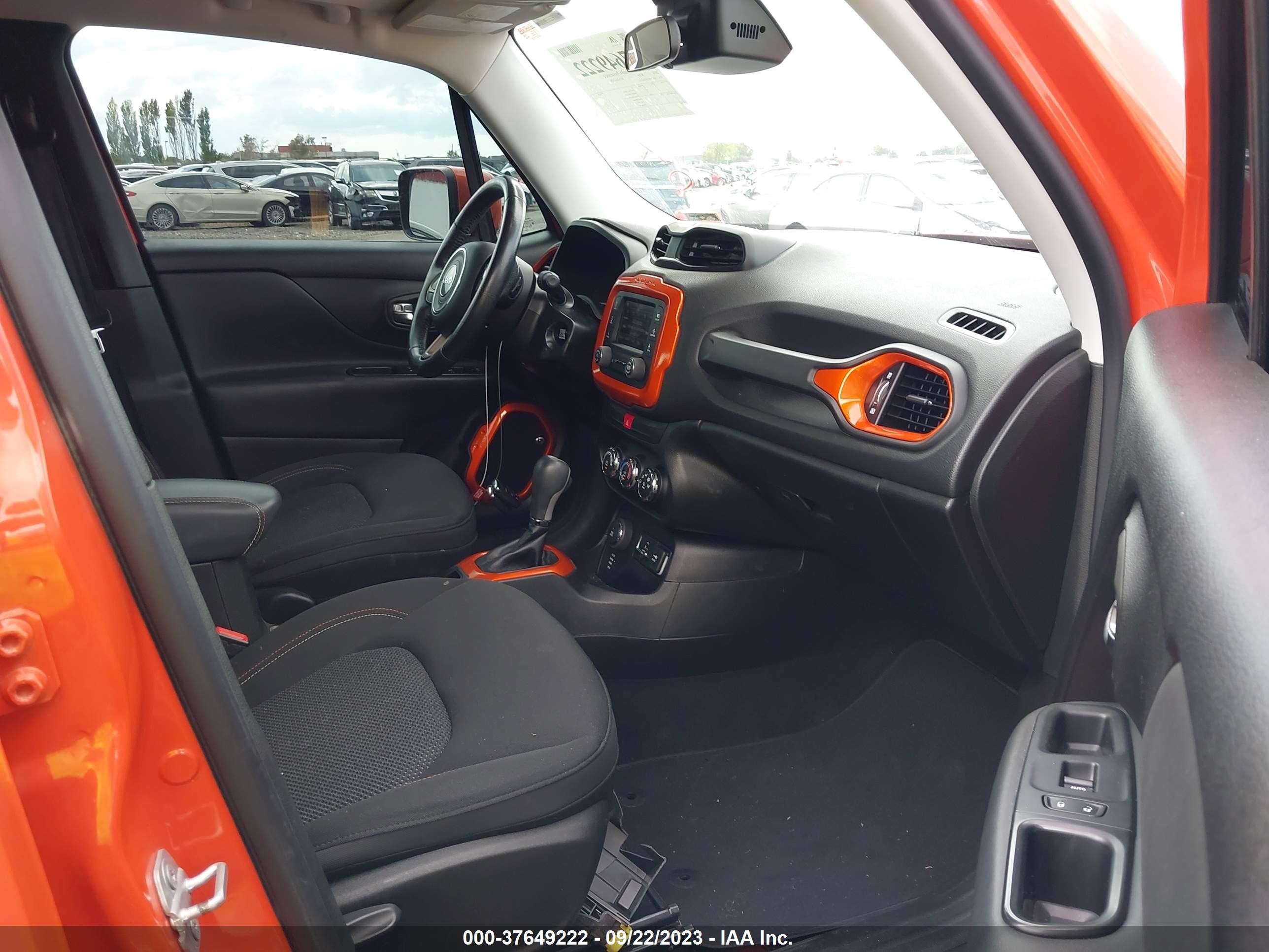 Photo 4 VIN: ZACCJBBT5GPD22313 - JEEP RENEGADE 