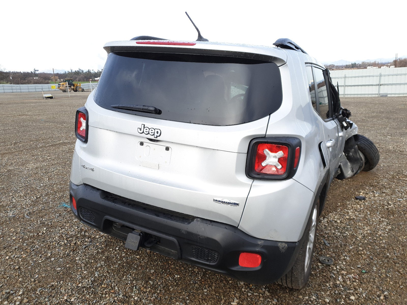 Photo 3 VIN: ZACCJBBT8FPC26741 - JEEP RENEGADE L 