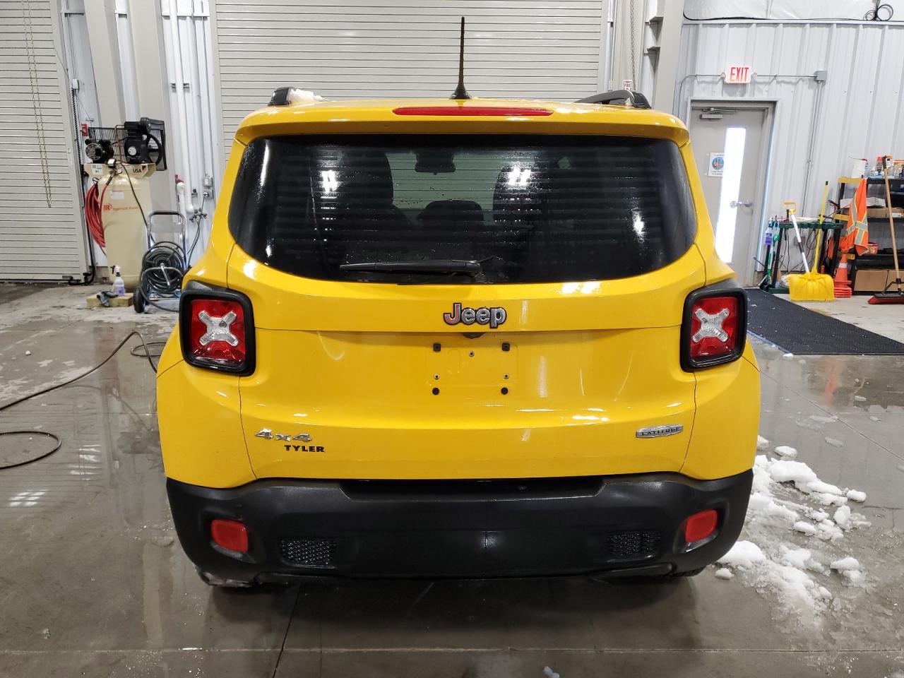 Photo 5 VIN: ZACCJBBT8GPD64510 - JEEP RENEGADE 