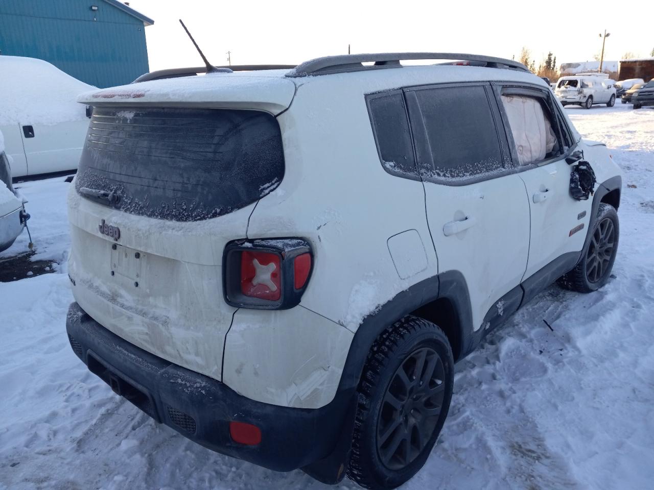 Photo 2 VIN: ZACCJBBT9GPE16677 - JEEP RENEGADE 