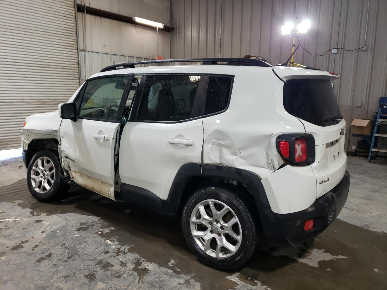 Photo 1 VIN: ZACCJBBTXFPB40928 - JEEP RENEGADE 