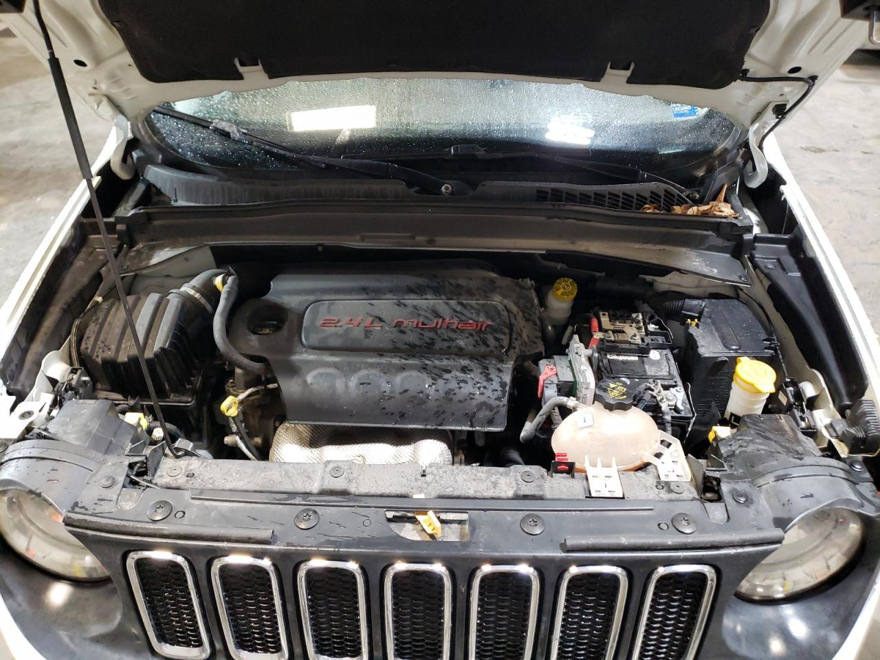 Photo 10 VIN: ZACCJBBTXFPB40928 - JEEP RENEGADE 