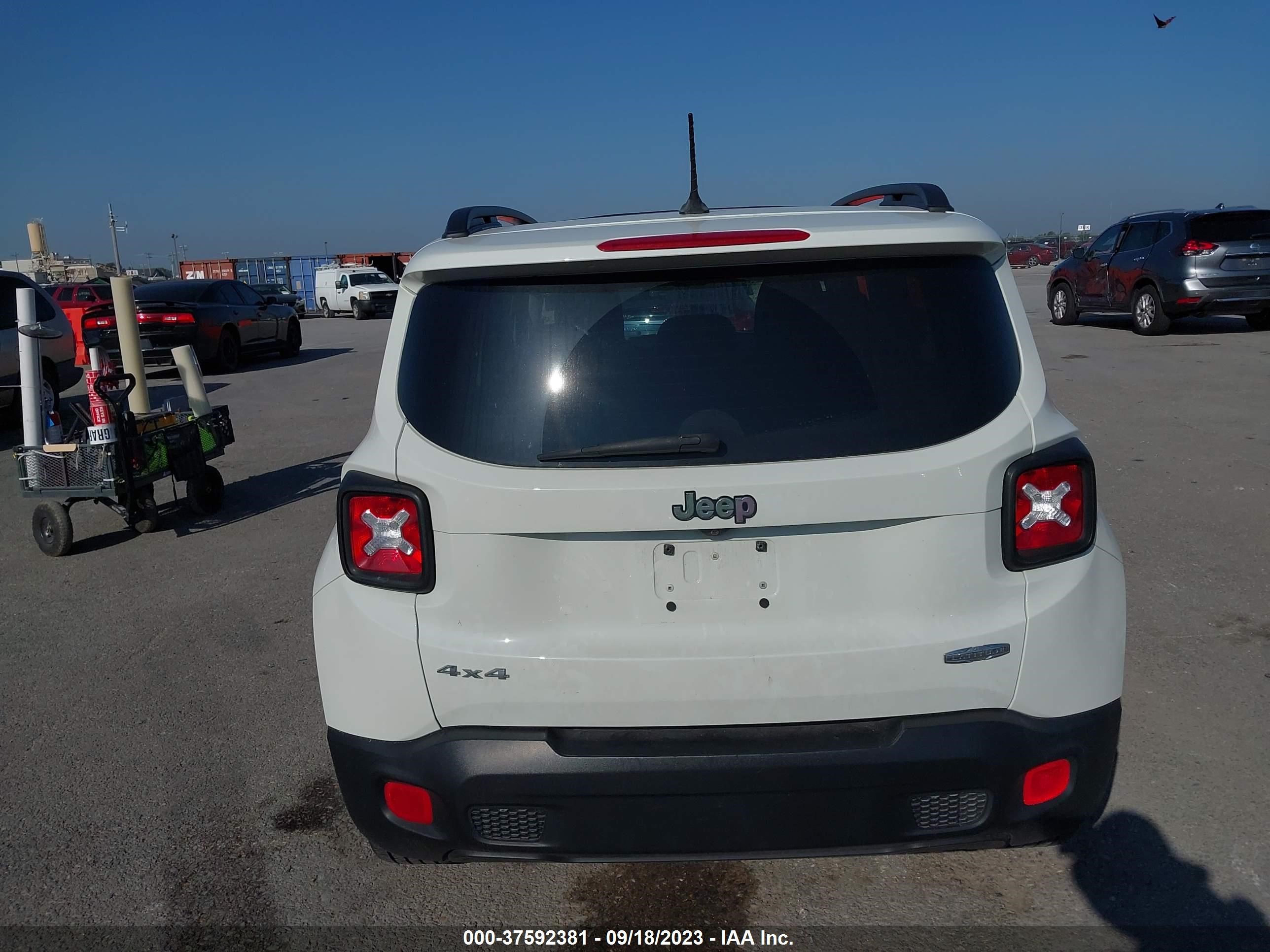 Photo 15 VIN: ZACCJBBTXGPC58432 - JEEP RENEGADE 