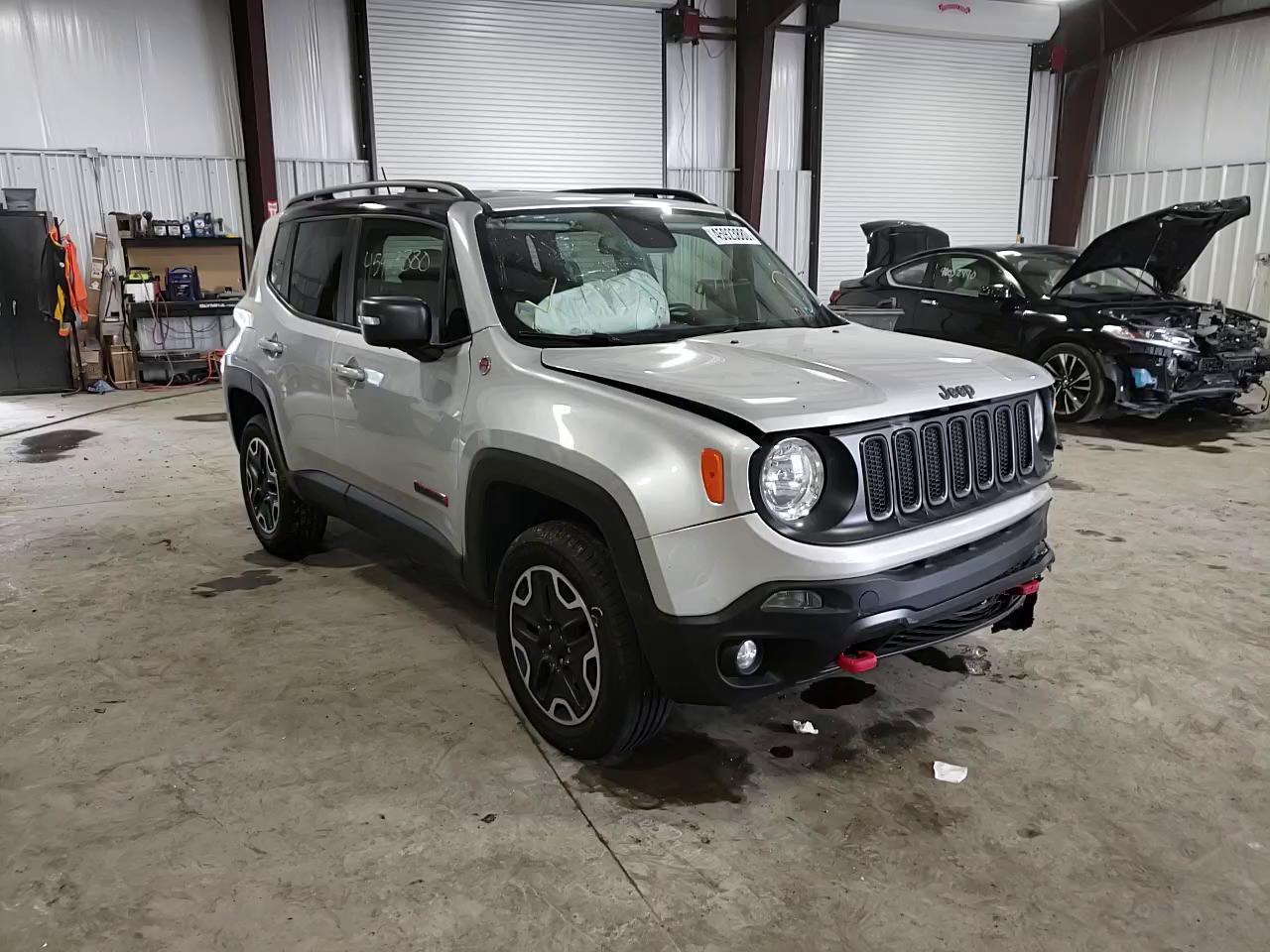 Photo 10 VIN: ZACCJBCB1HPF78424 - JEEP RENEGADE 