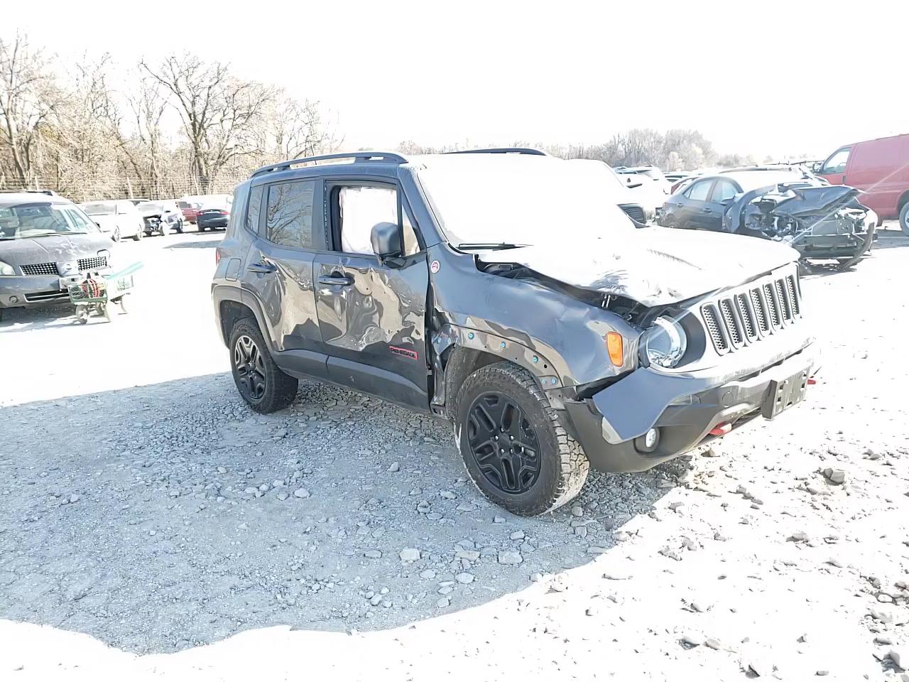 Photo 10 VIN: ZACCJBCB5JPH69401 - JEEP RENEGADE 