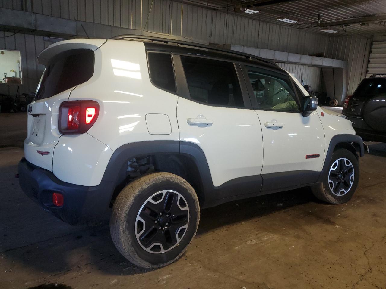 Photo 2 VIN: ZACCJBCB6HPF40557 - JEEP RENEGADE 