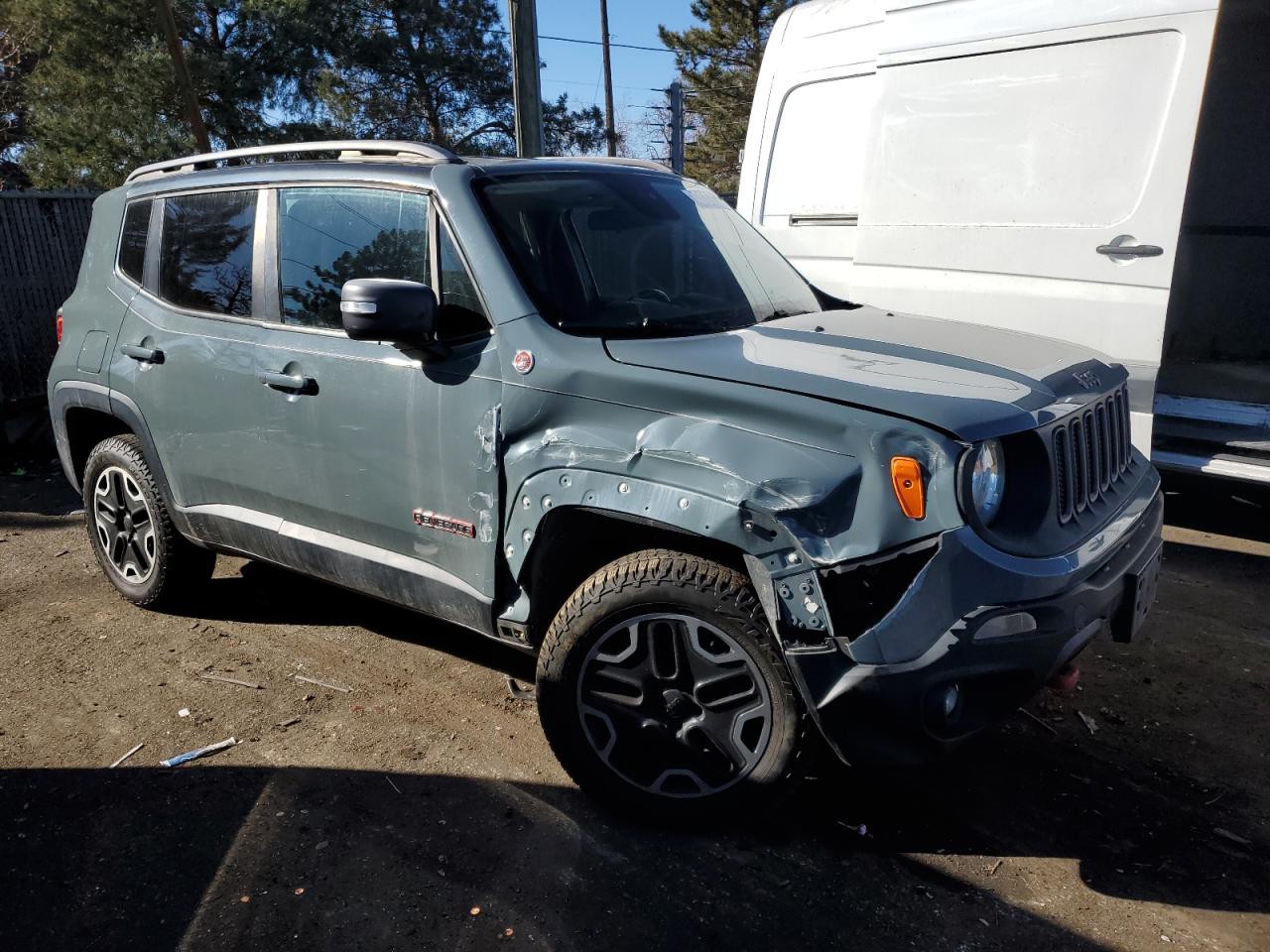 Photo 3 VIN: ZACCJBCT0FPB69294 - JEEP RENEGADE 