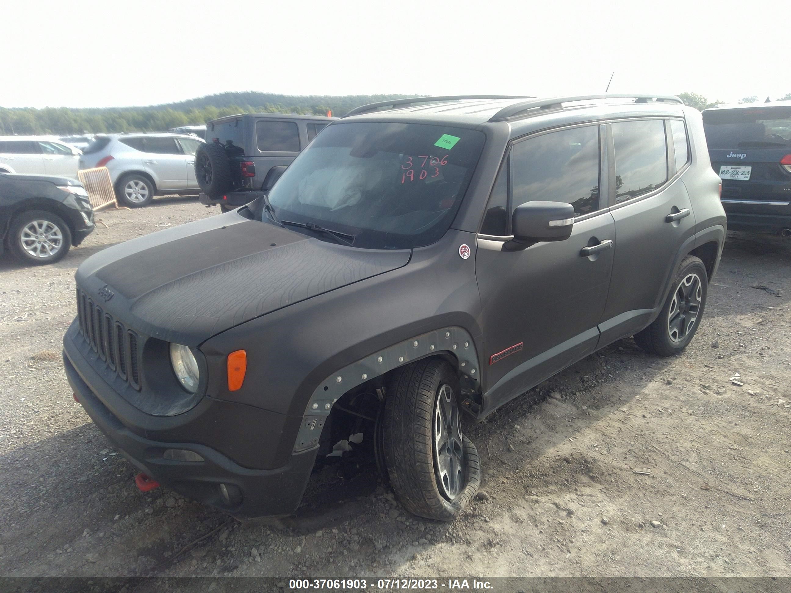 Photo 1 VIN: ZACCJBCT4FPB77407 - JEEP RENEGADE 