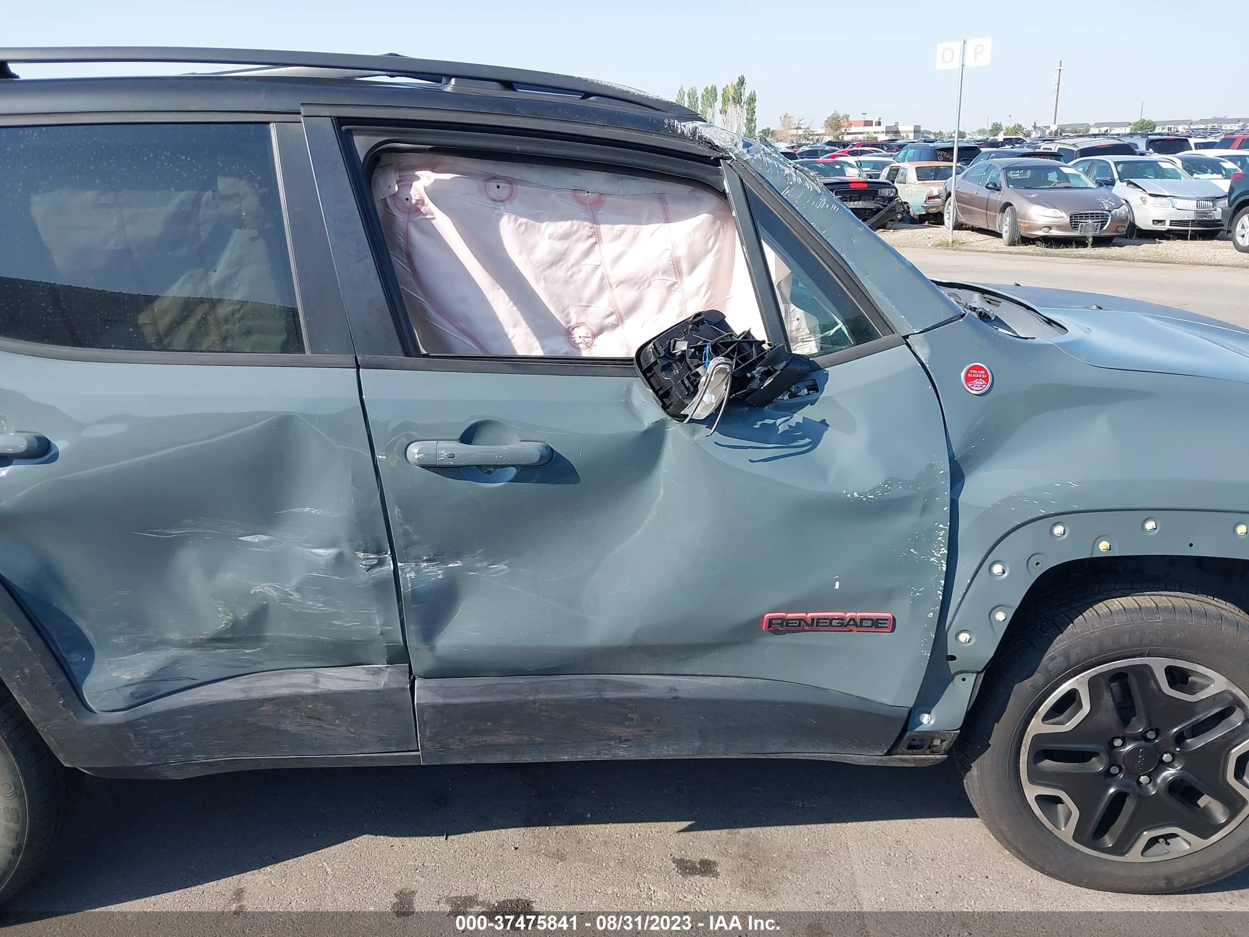 Photo 11 VIN: ZACCJBCT8GPC78306 - JEEP RENEGADE 