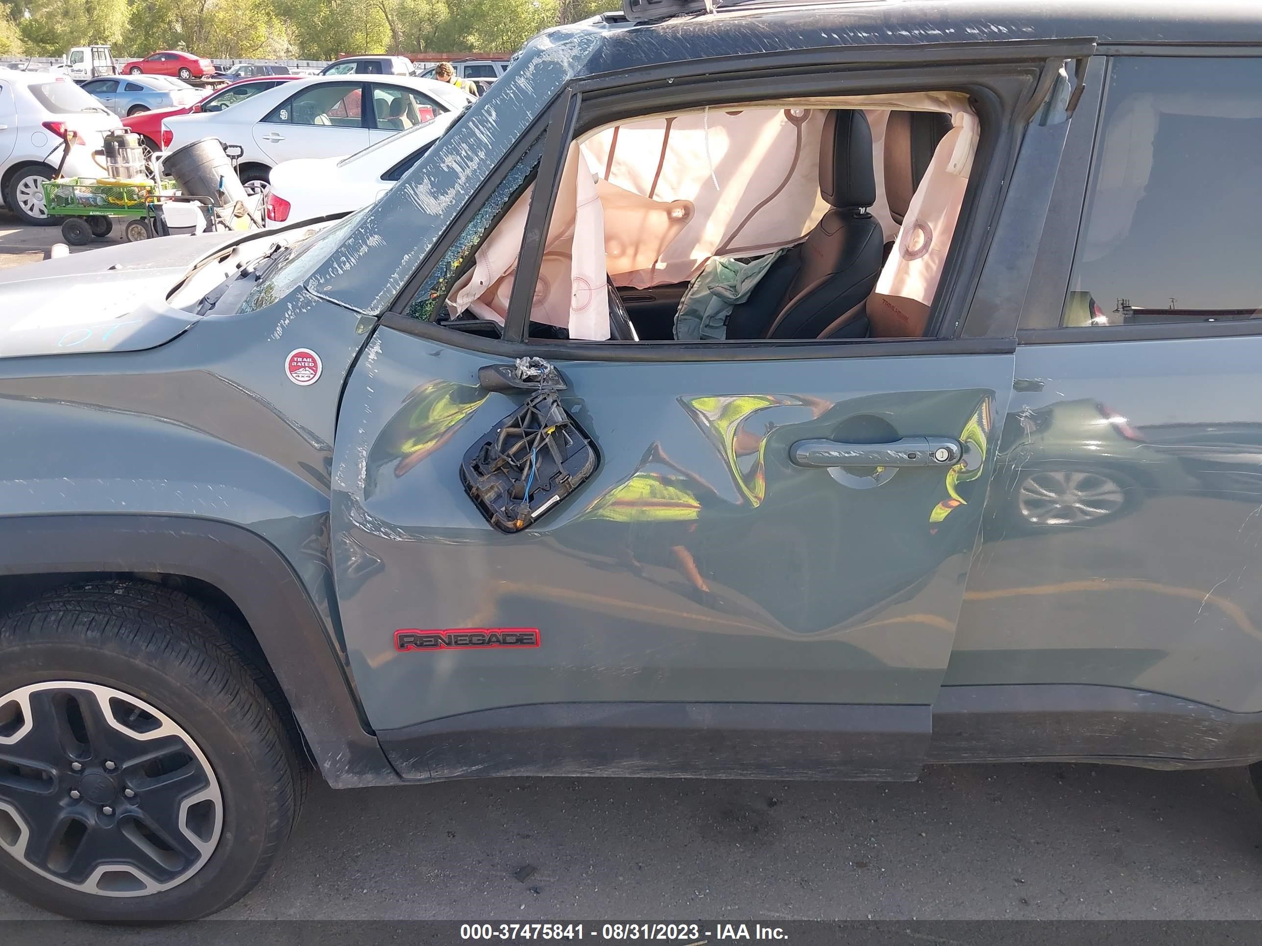 Photo 12 VIN: ZACCJBCT8GPC78306 - JEEP RENEGADE 