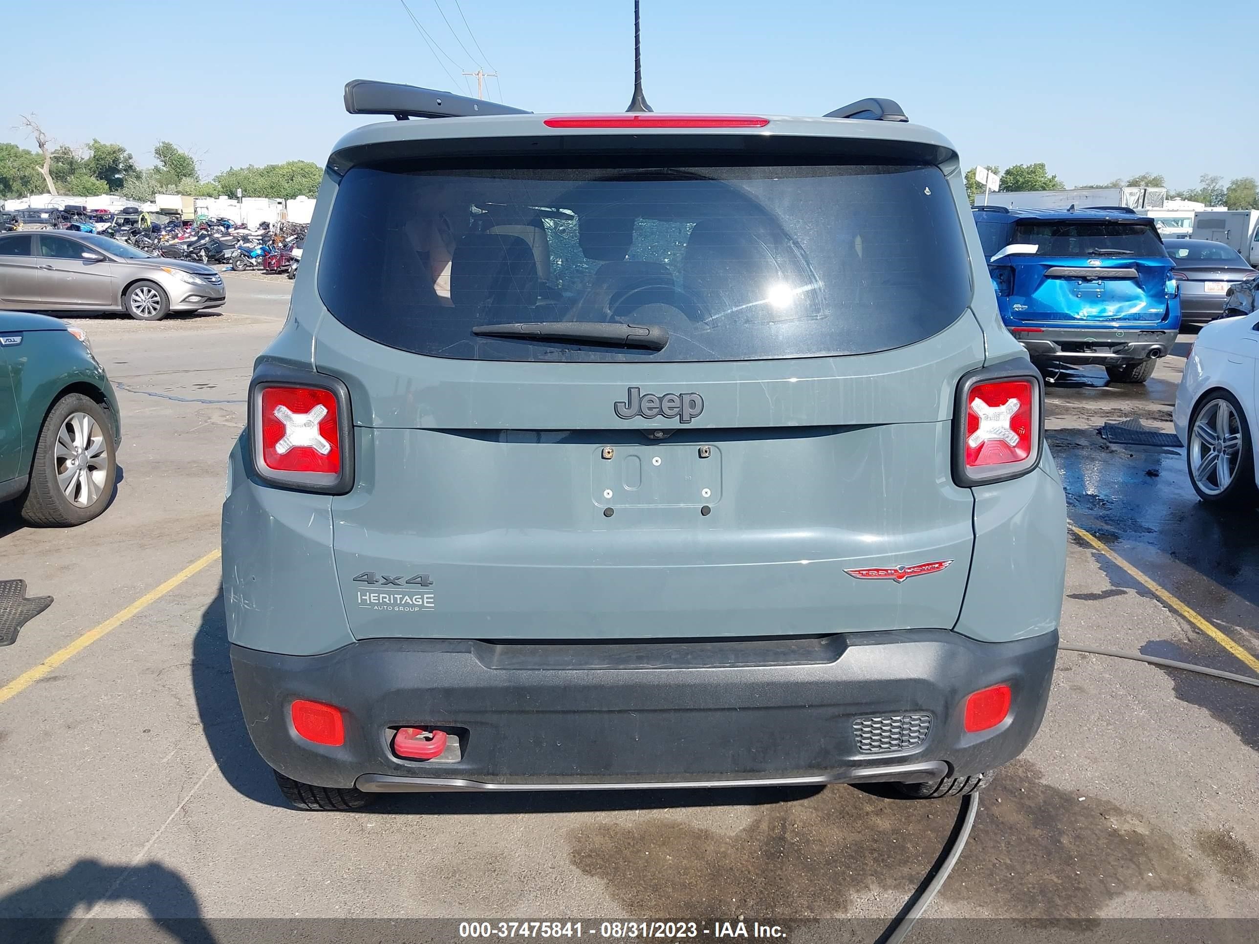 Photo 14 VIN: ZACCJBCT8GPC78306 - JEEP RENEGADE 