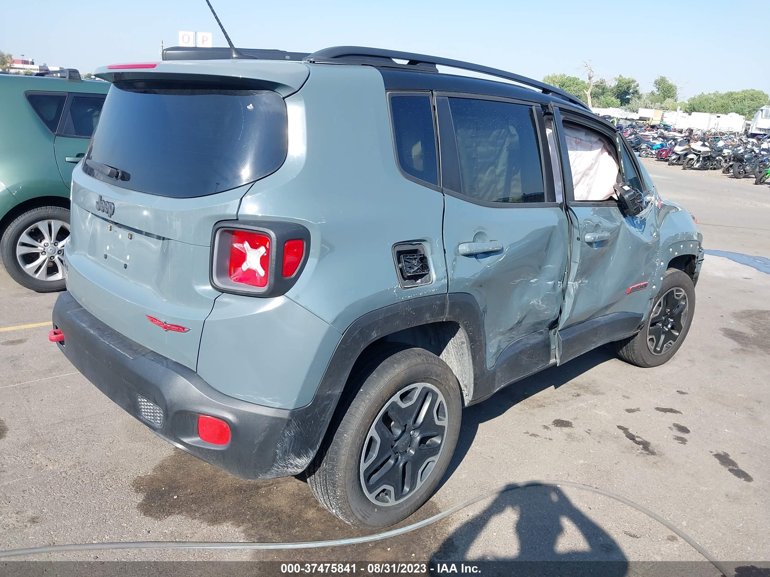 Photo 3 VIN: ZACCJBCT8GPC78306 - JEEP RENEGADE 