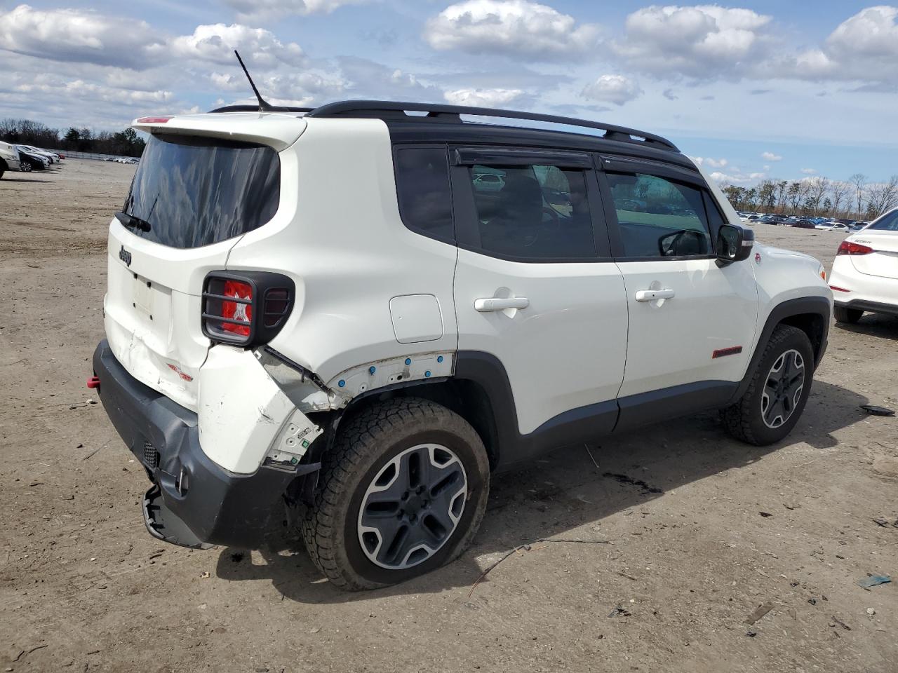 Photo 2 VIN: ZACCJBCT8GPD35684 - JEEP RENEGADE 