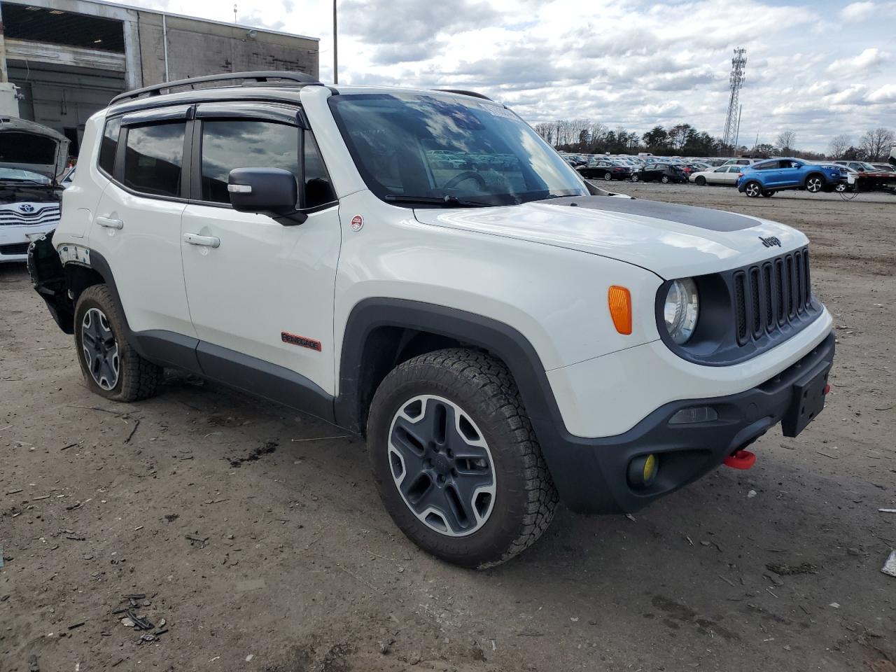 Photo 3 VIN: ZACCJBCT8GPD35684 - JEEP RENEGADE 