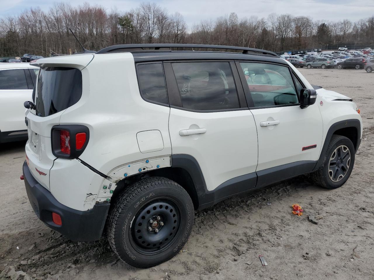 Photo 2 VIN: ZACCJBCT9GPC80582 - JEEP RENEGADE 