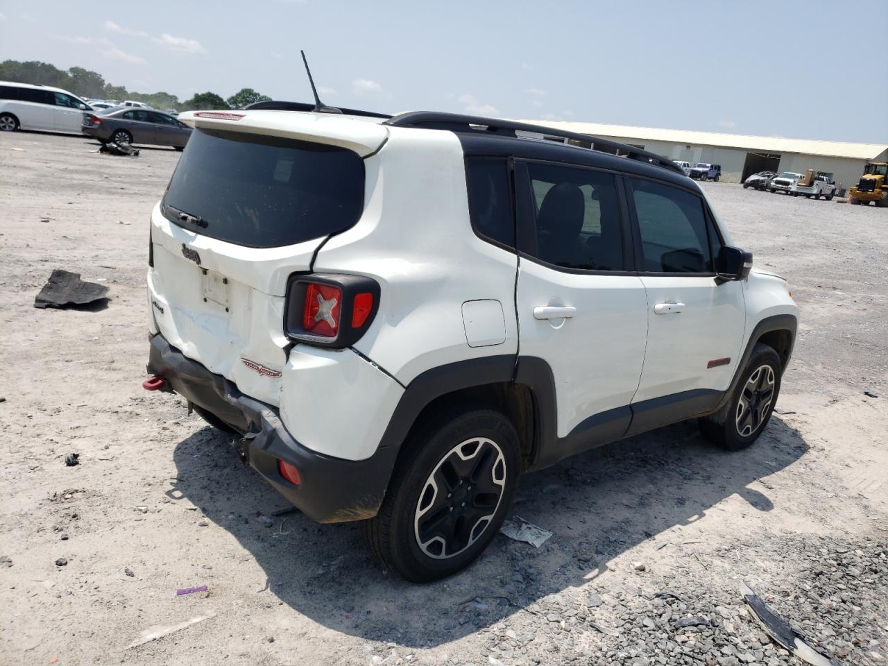 Photo 2 VIN: ZACCJBCT9GPD32499 - JEEP RENEGADE 