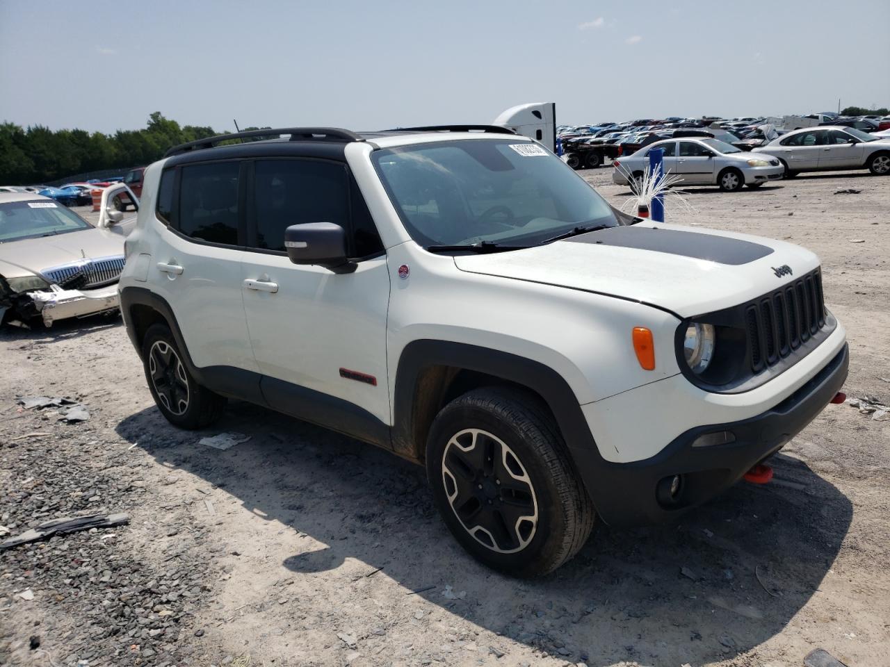 Photo 3 VIN: ZACCJBCT9GPD32499 - JEEP RENEGADE 