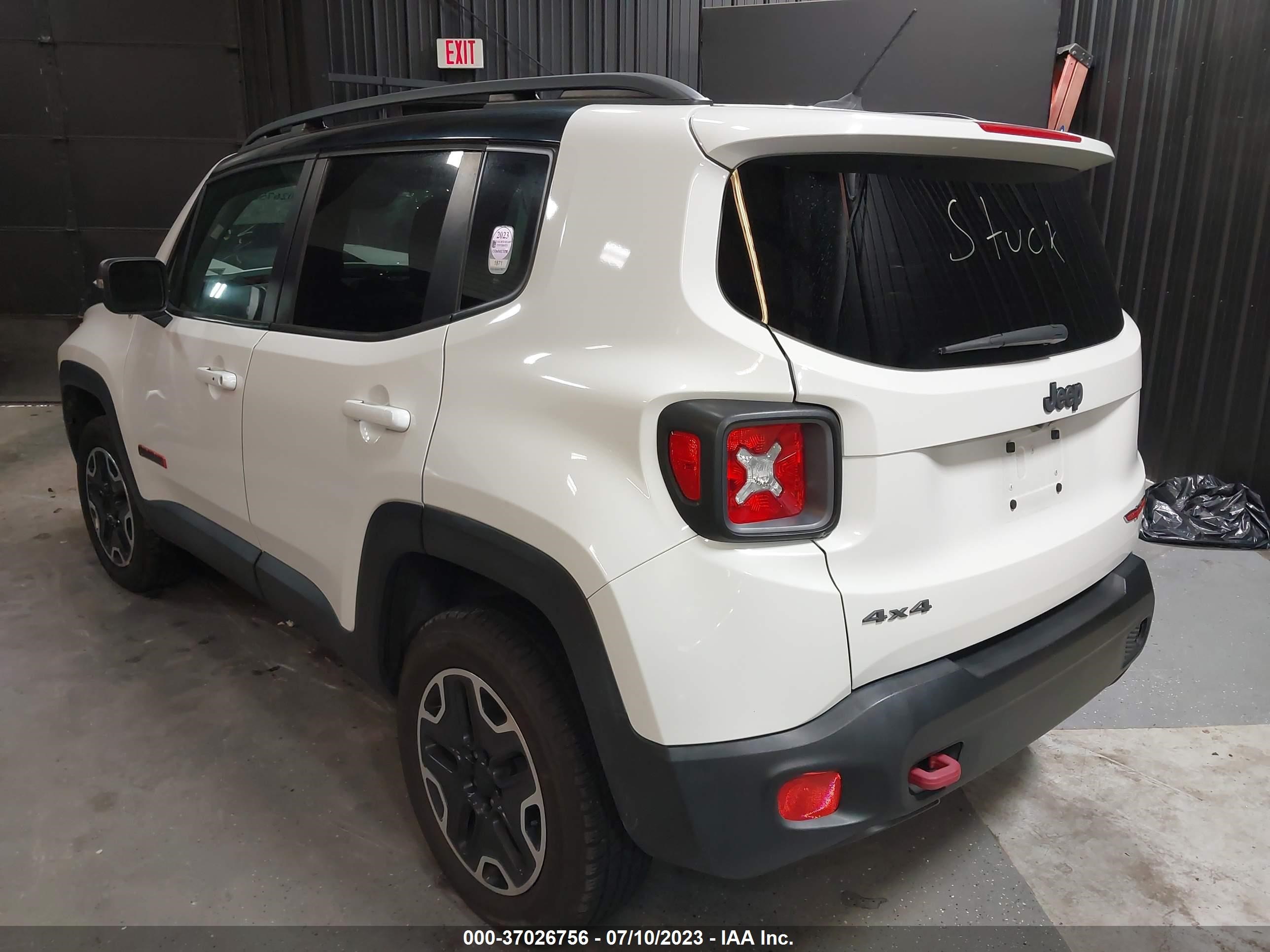 Photo 2 VIN: ZACCJBCT9GPD32518 - JEEP RENEGADE 