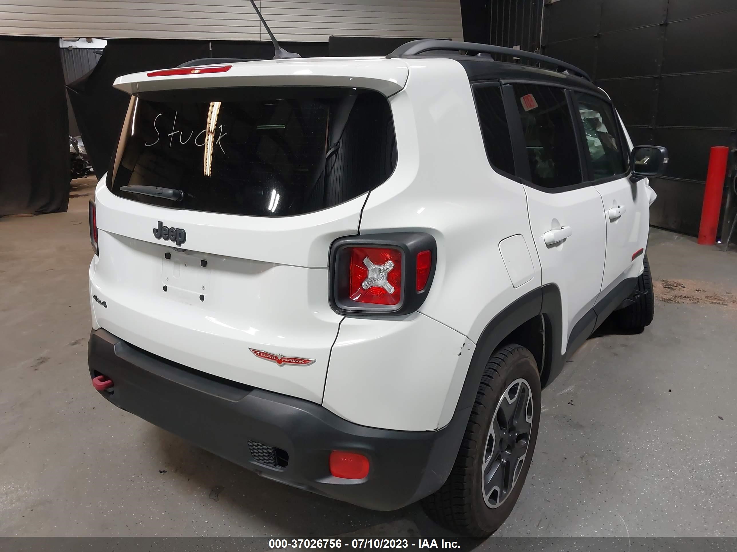 Photo 3 VIN: ZACCJBCT9GPD32518 - JEEP RENEGADE 