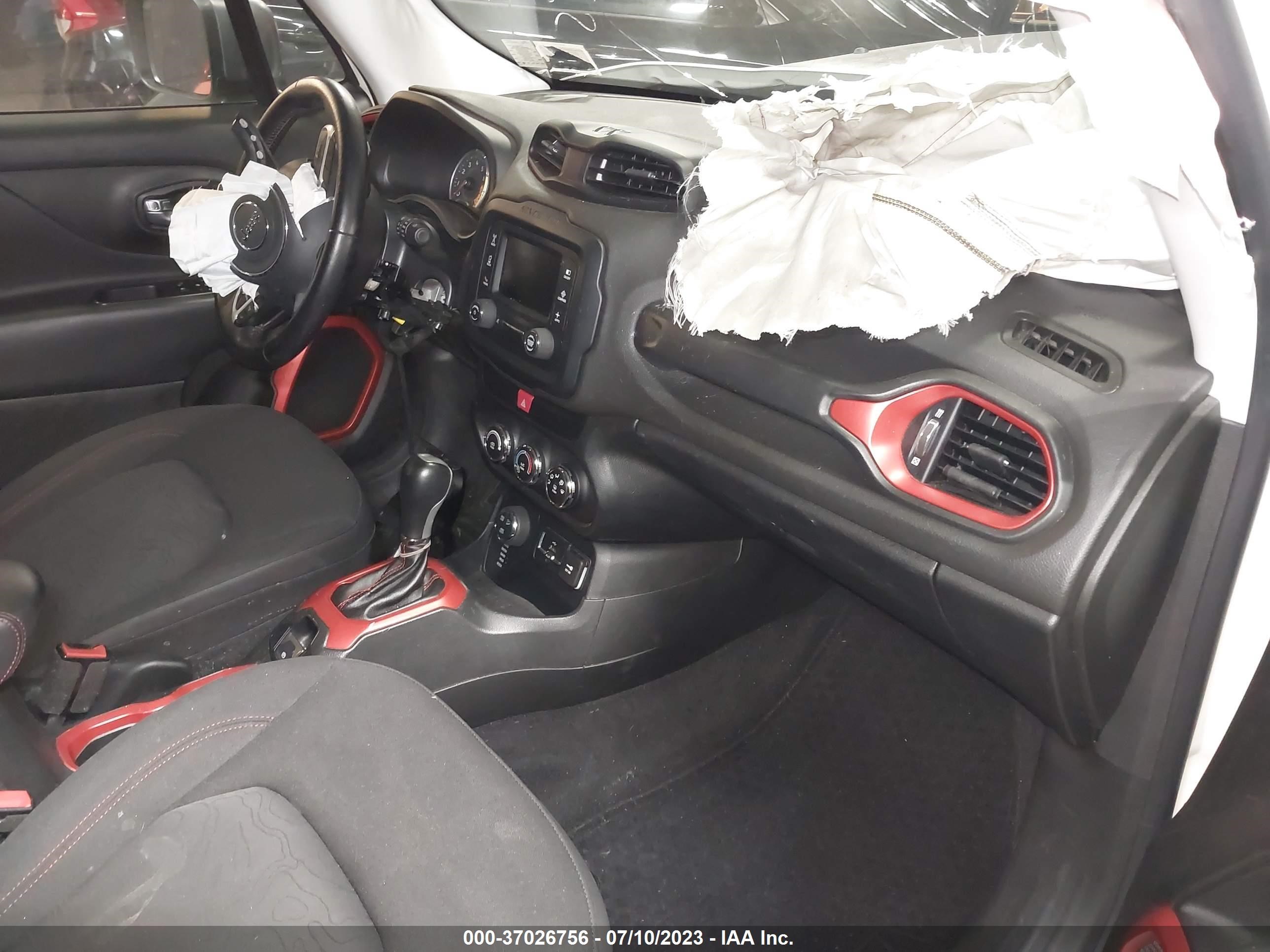 Photo 4 VIN: ZACCJBCT9GPD32518 - JEEP RENEGADE 