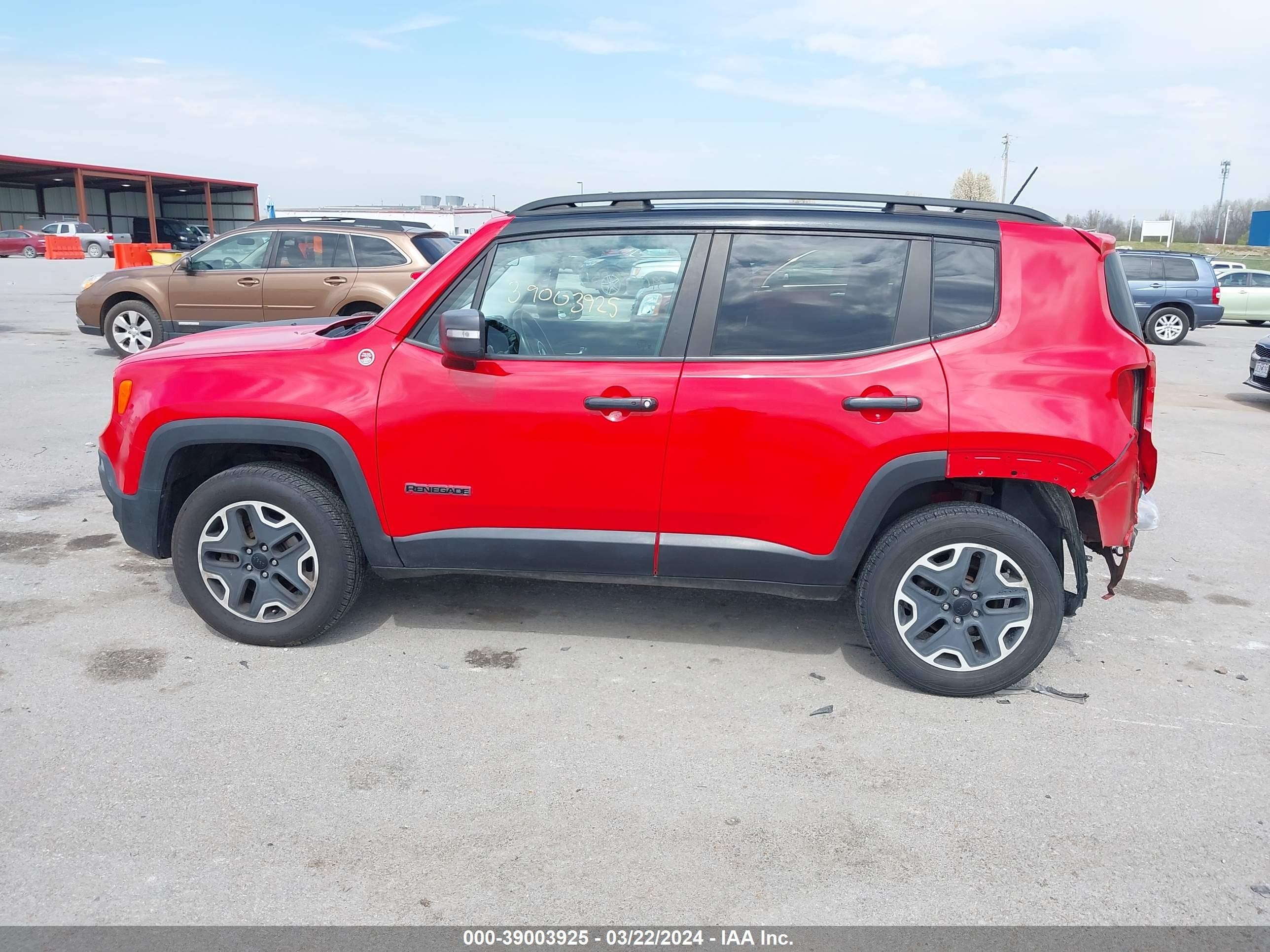 Photo 13 VIN: ZACCJBCTXGPC49244 - JEEP RENEGADE 