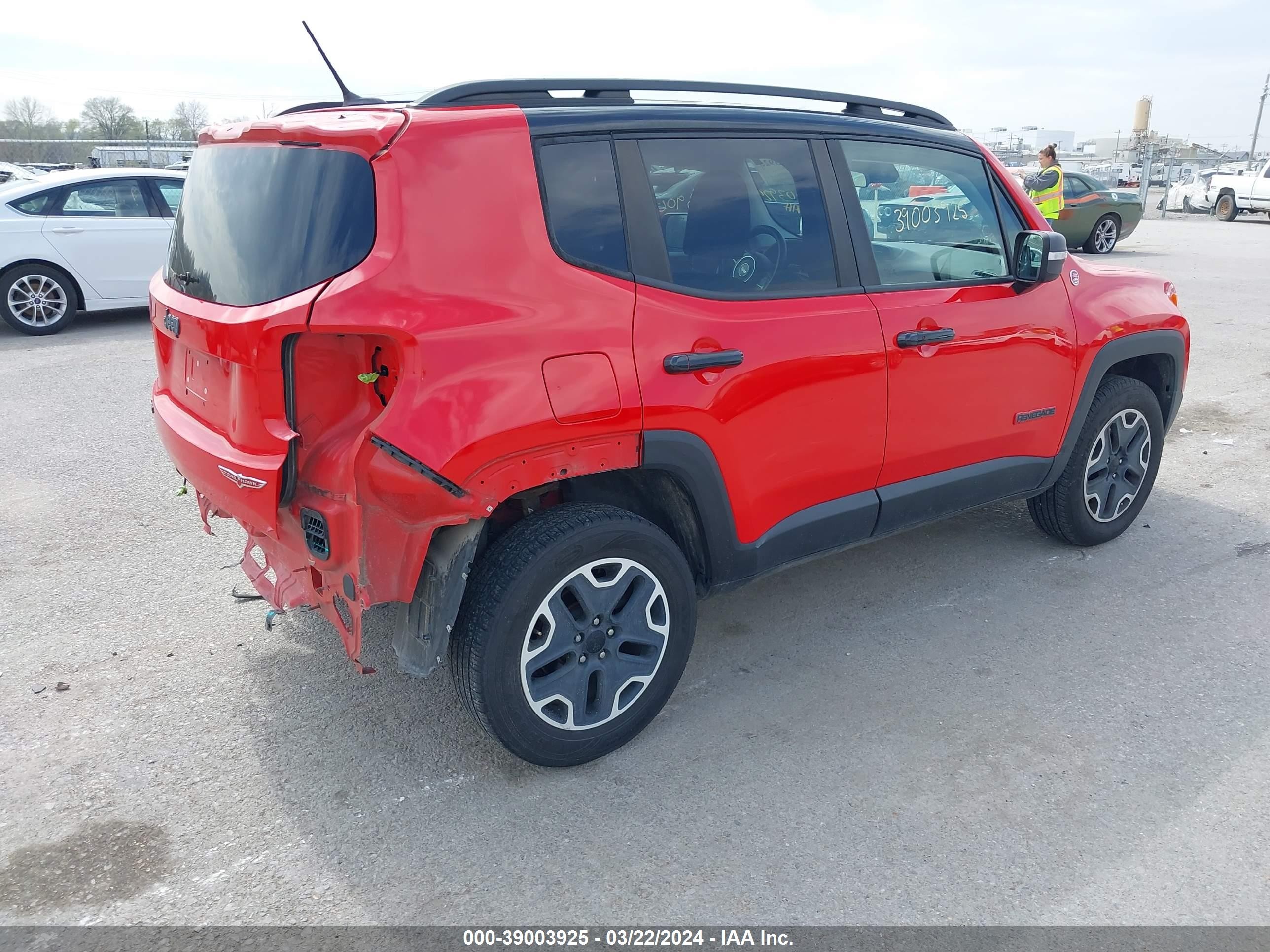 Photo 3 VIN: ZACCJBCTXGPC49244 - JEEP RENEGADE 