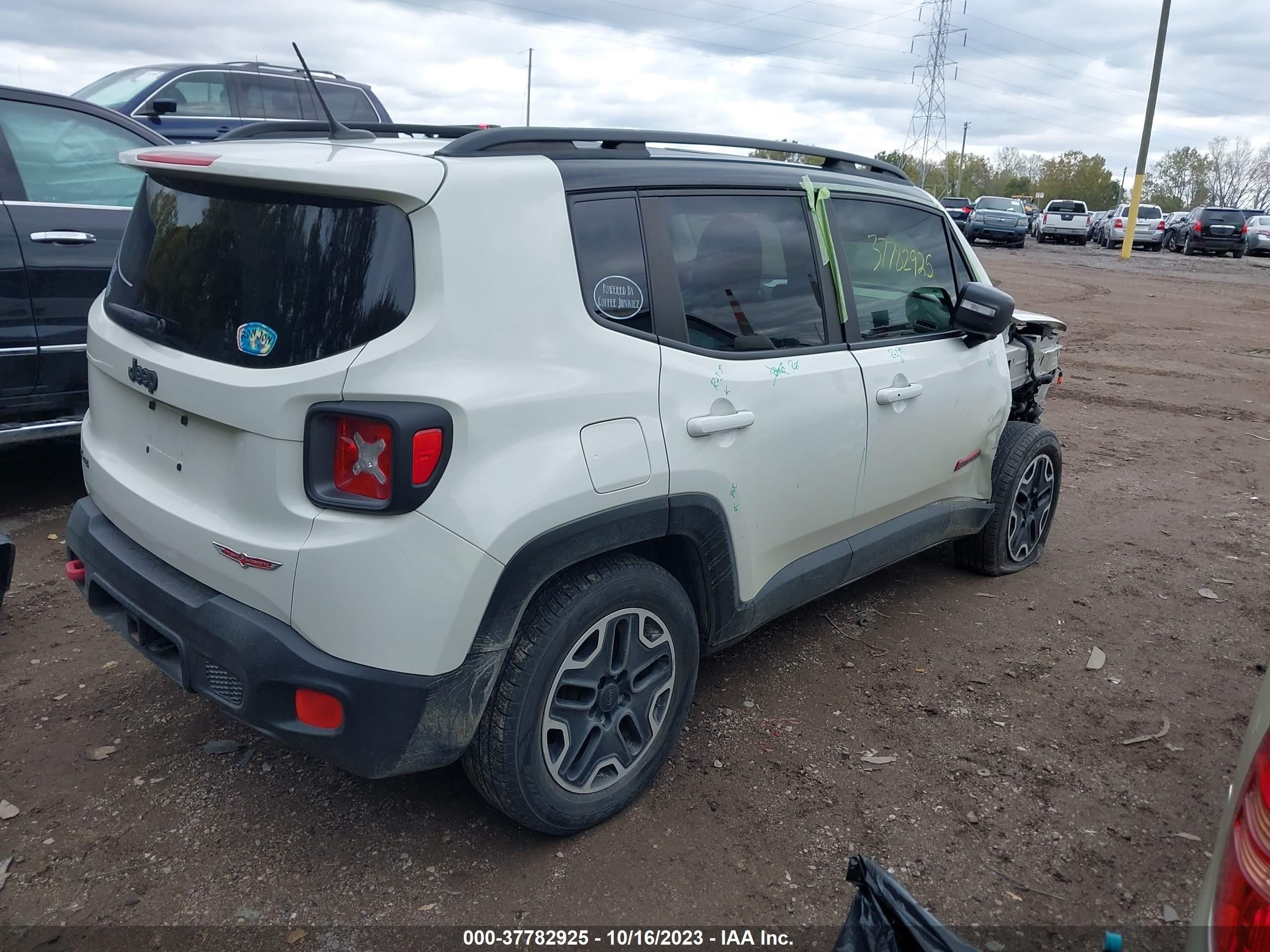 Photo 3 VIN: ZACCJBCTXGPC58364 - JEEP RENEGADE 