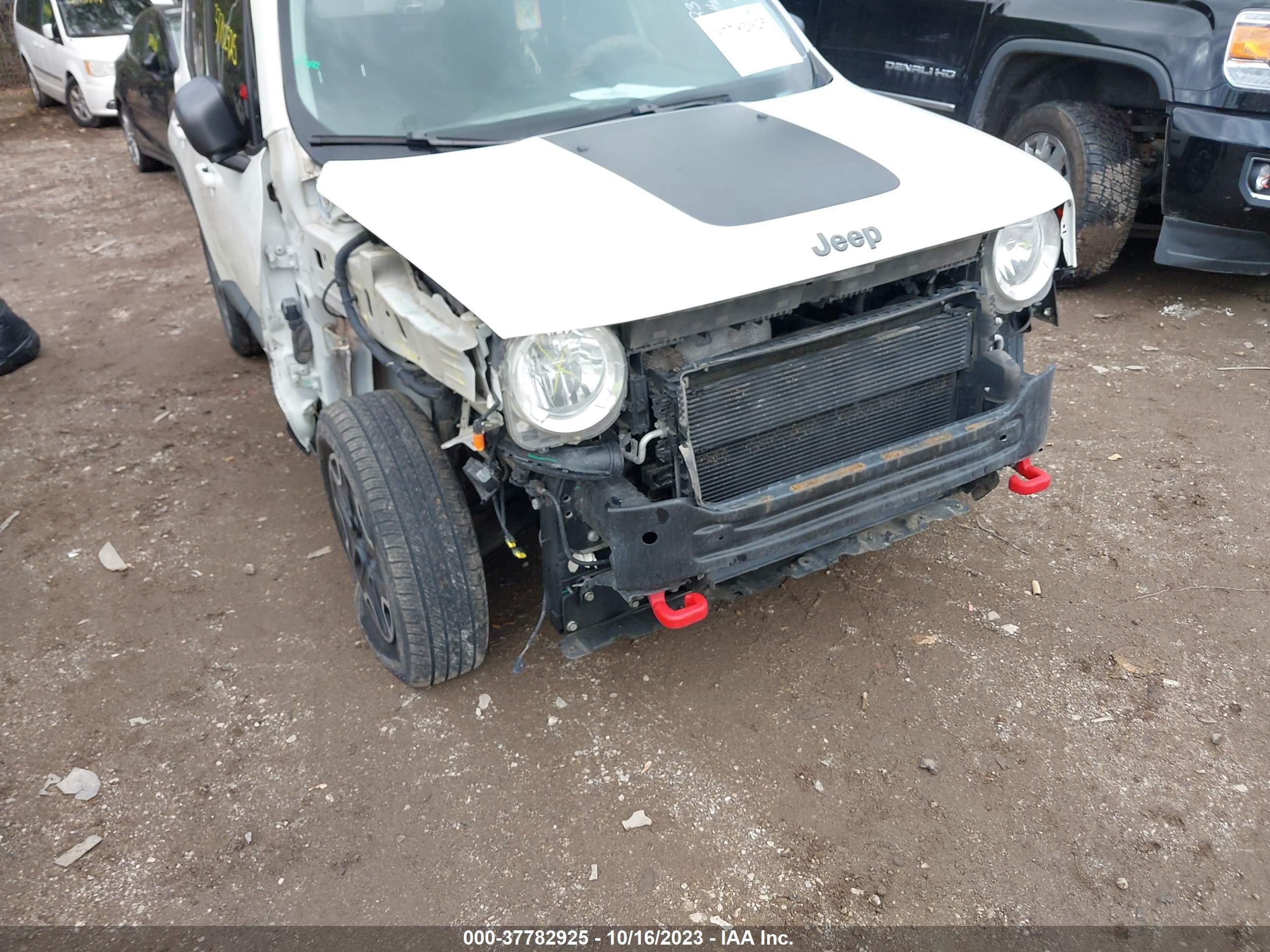 Photo 5 VIN: ZACCJBCTXGPC58364 - JEEP RENEGADE 