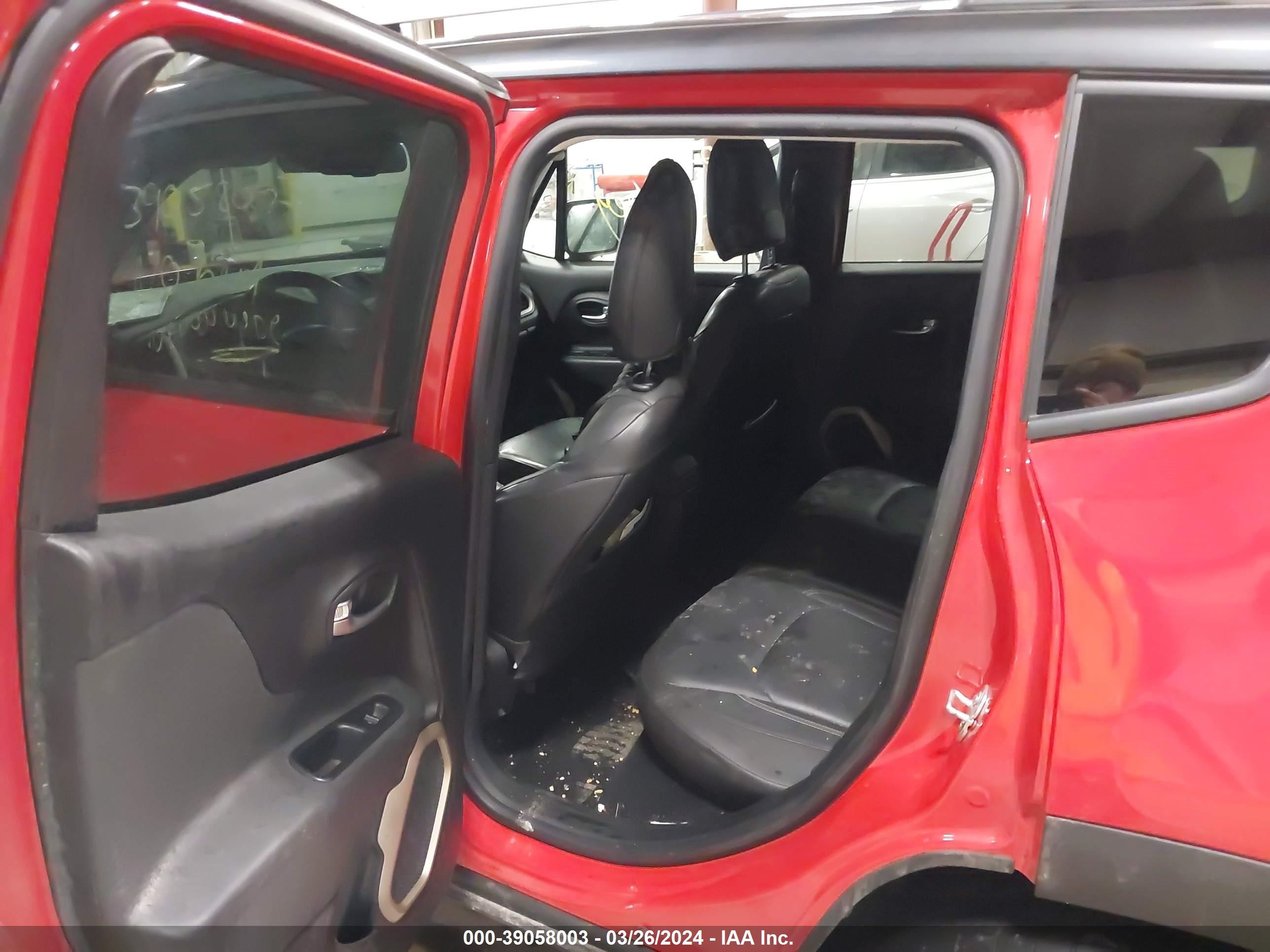 Photo 7 VIN: ZACCJBDT4FPB30165 - JEEP RENEGADE 