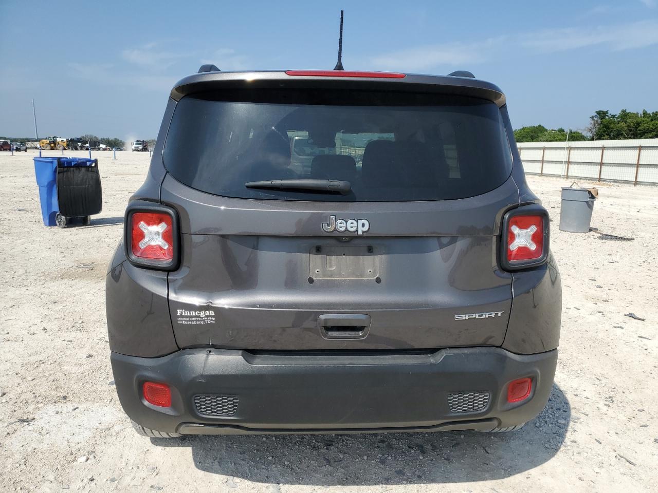 Photo 5 VIN: ZACNJAAB8KPK43235 - JEEP RENEGADE 