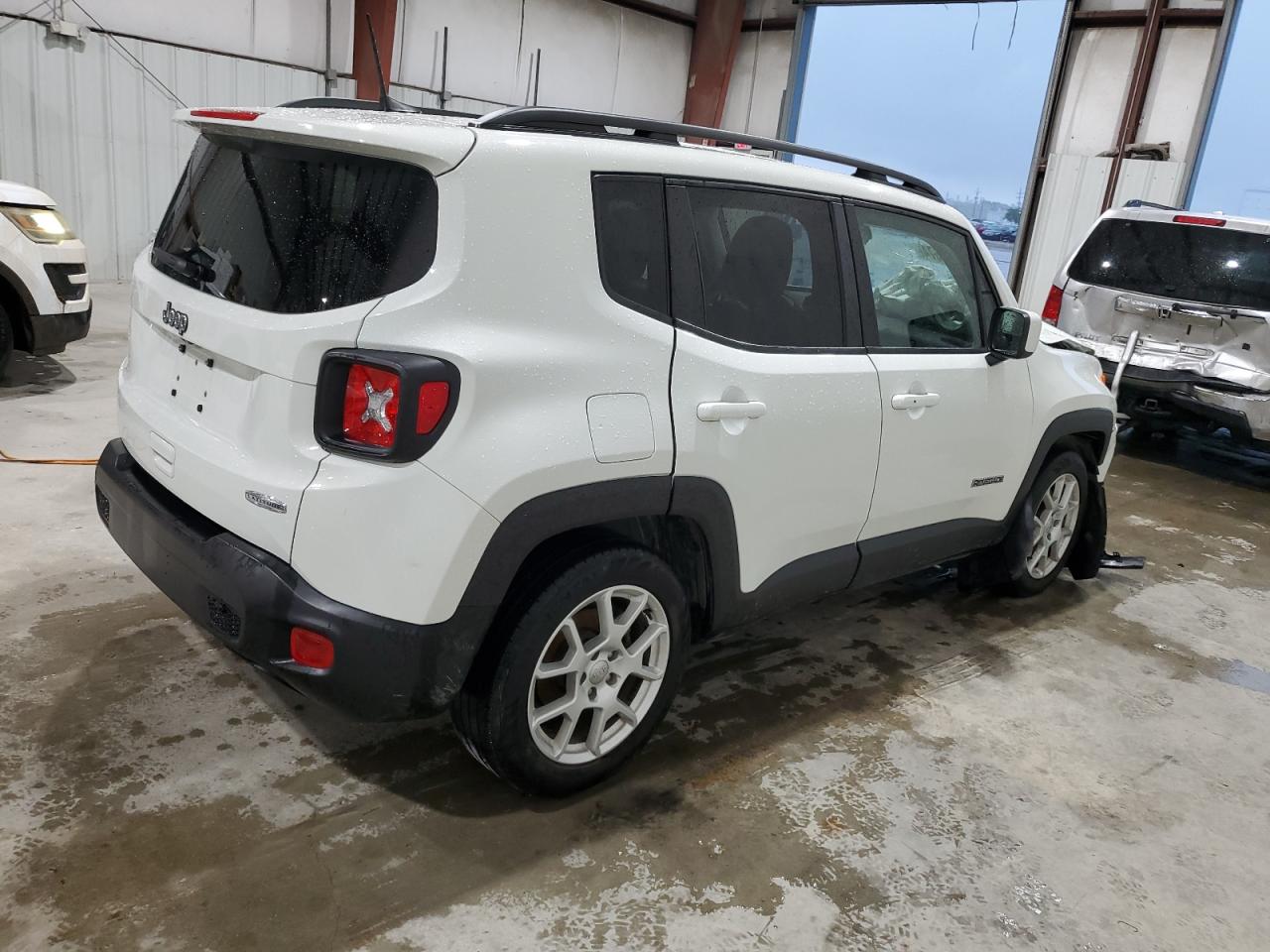 Photo 2 VIN: ZACNJABB1KPK94297 - JEEP RENEGADE 