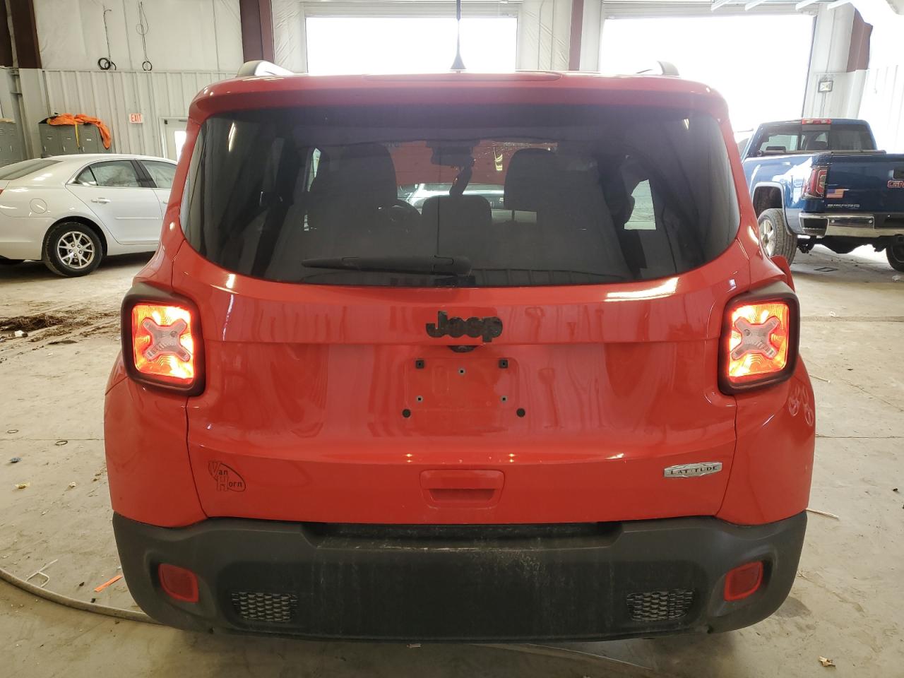 Photo 5 VIN: ZACNJABB2KPJ76727 - JEEP RENEGADE 