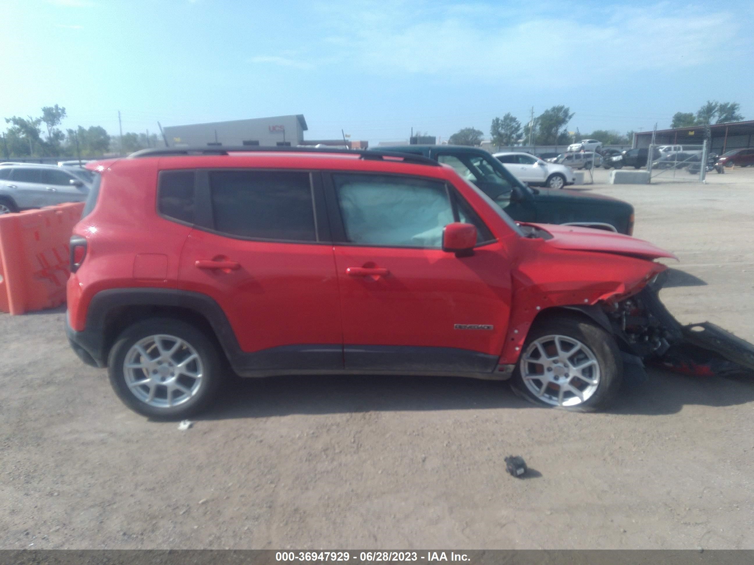 Photo 11 VIN: ZACNJABB4LPK94358 - JEEP RENEGADE 