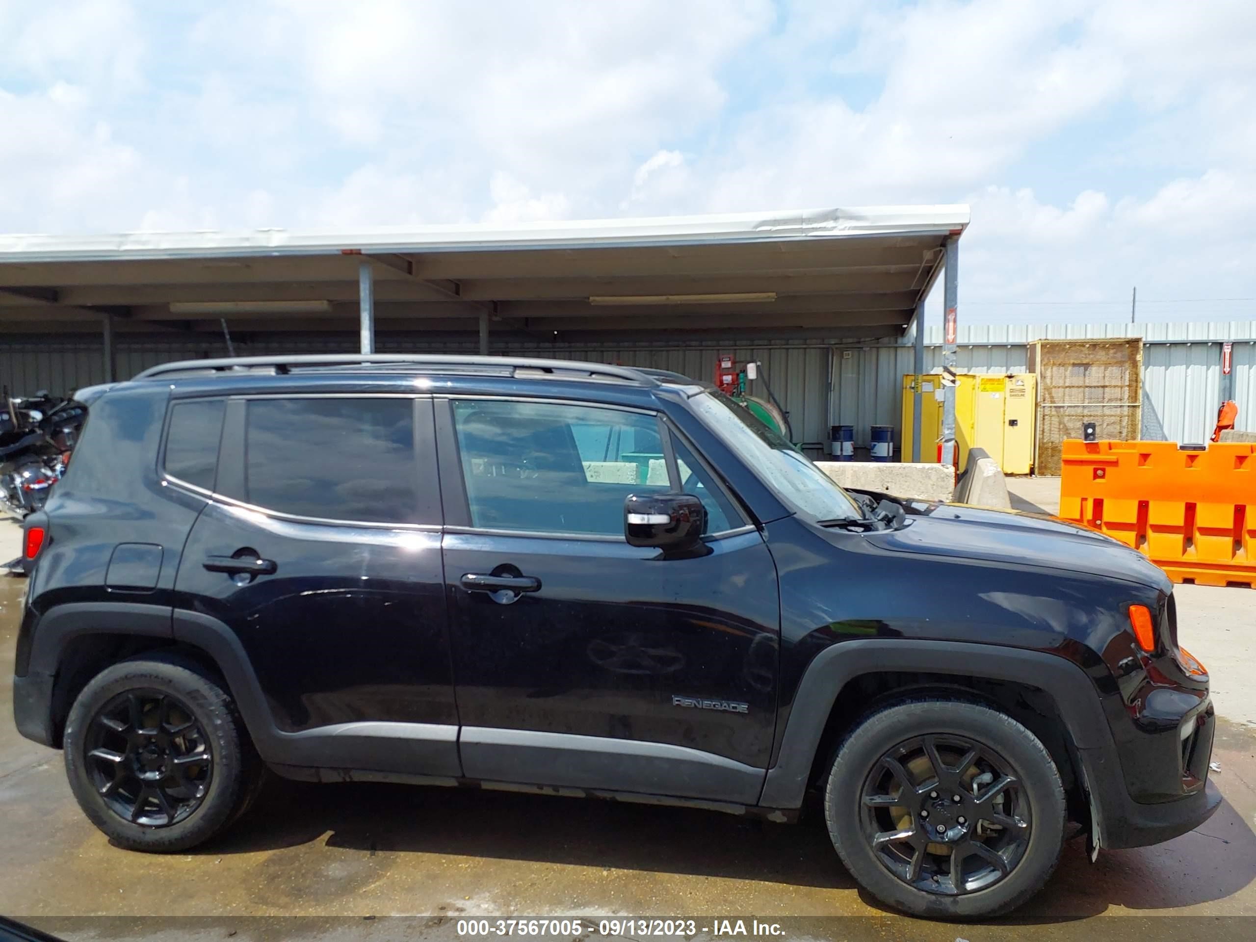 Photo 12 VIN: ZACNJABB4LPL74811 - JEEP RENEGADE 