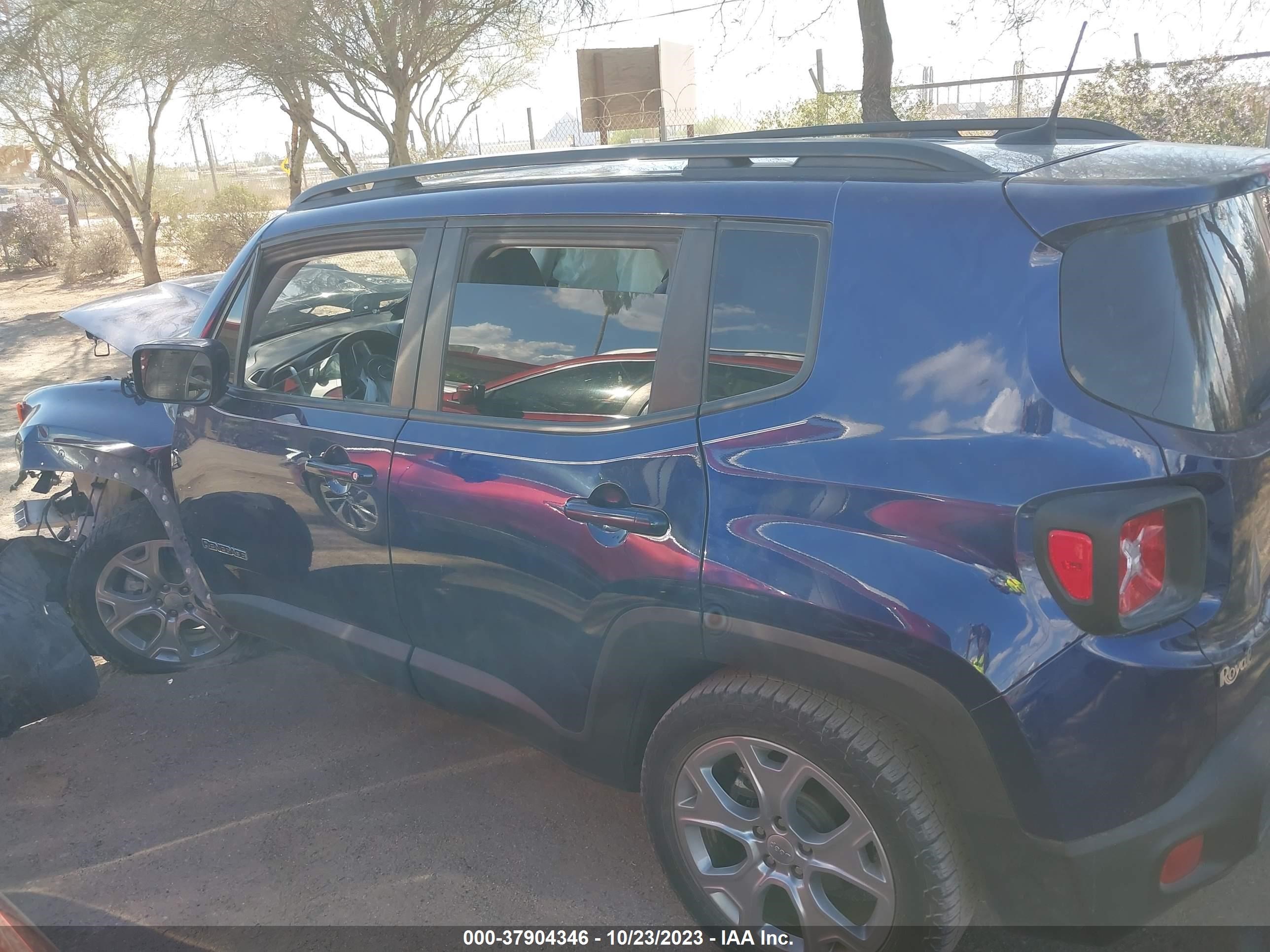 Photo 12 VIN: ZACNJABB8KPK37854 - JEEP RENEGADE 