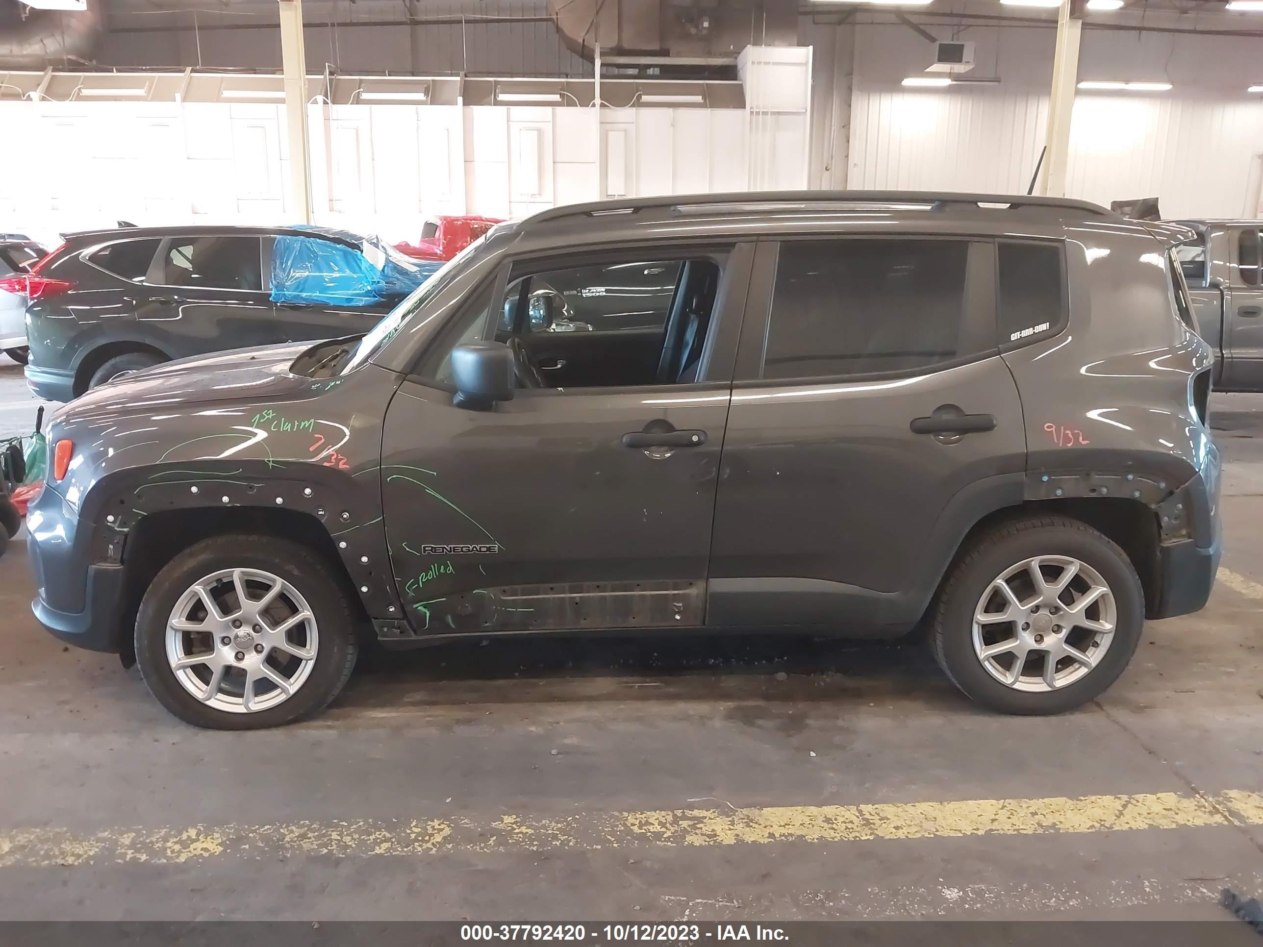 Photo 14 VIN: ZACNJBAB2KPK55225 - JEEP RENEGADE 