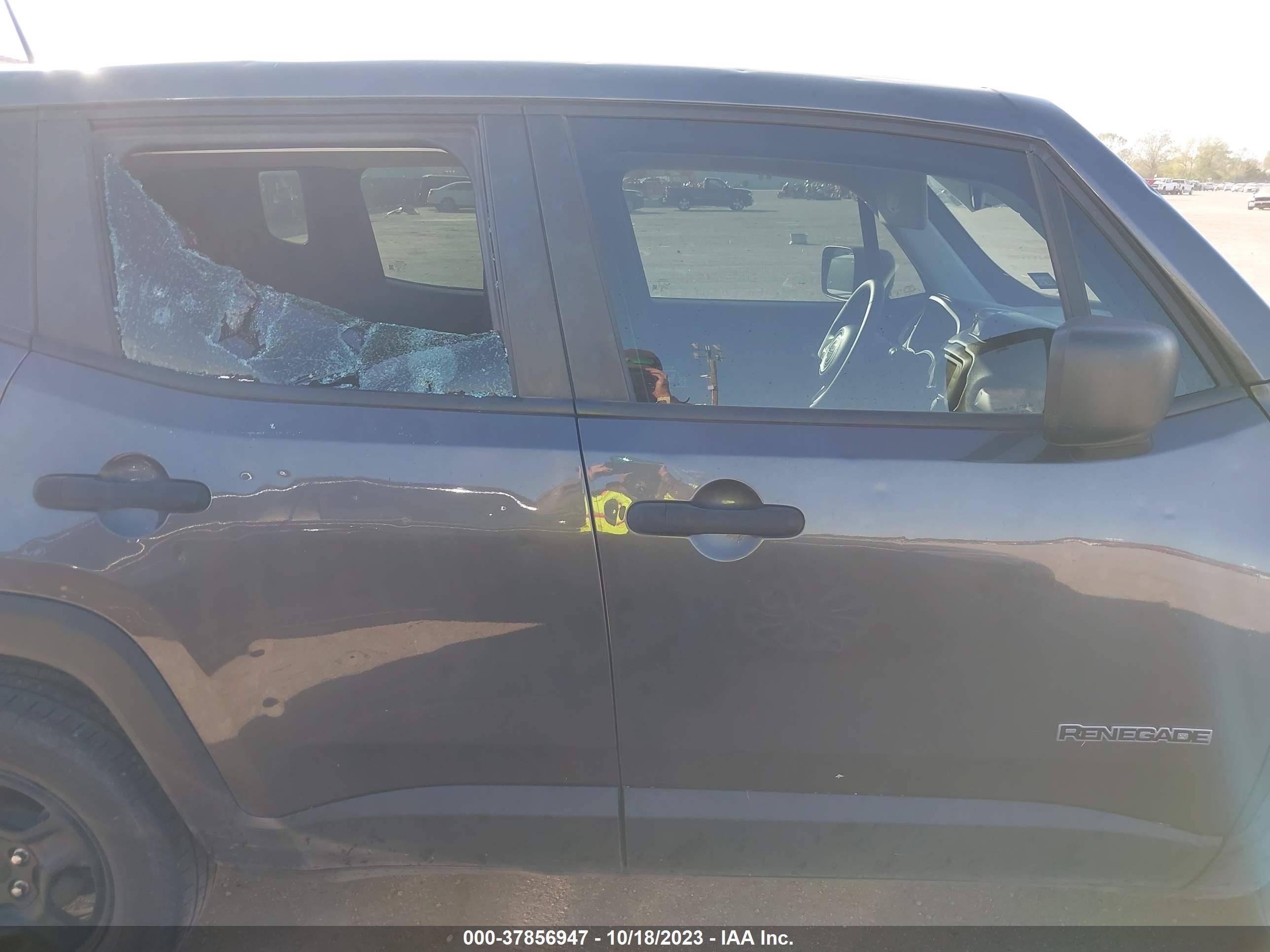 Photo 12 VIN: ZACNJBAB4KPK41164 - JEEP RENEGADE 