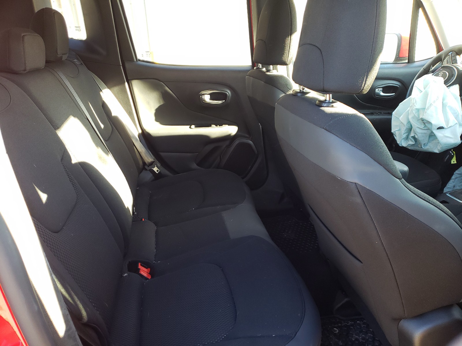 Photo 5 VIN: ZACNJBBB1LPL94939 - JEEP RENEGADE L 