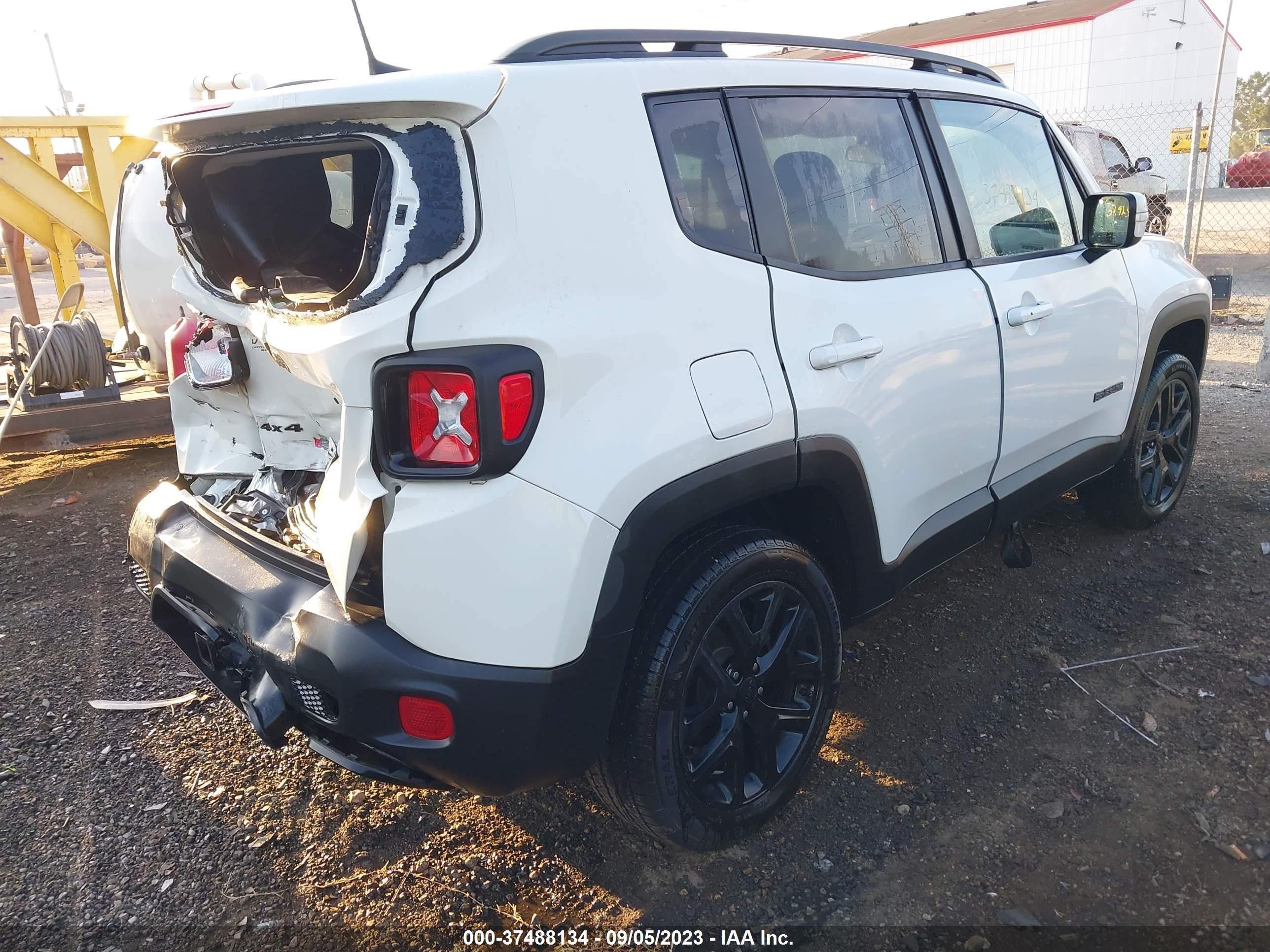 Photo 3 VIN: ZACNJBBB7KPK03605 - JEEP RENEGADE 