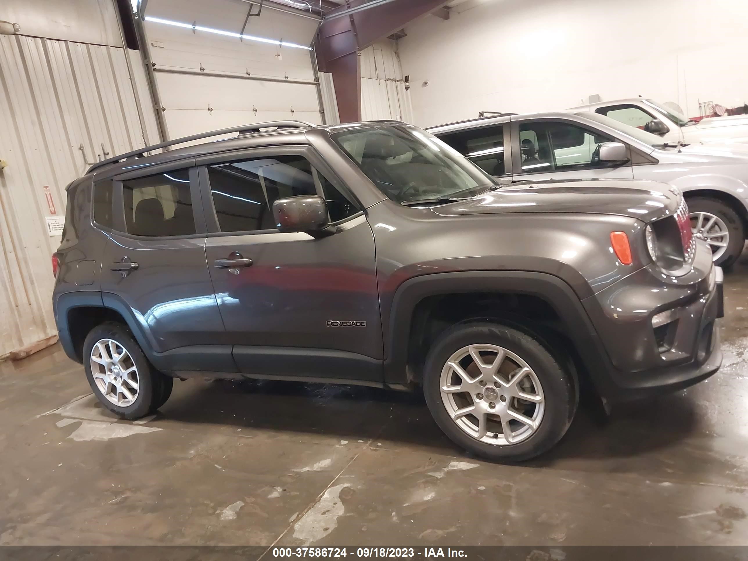 Photo 12 VIN: ZACNJBBB7KPK05998 - JEEP RENEGADE 