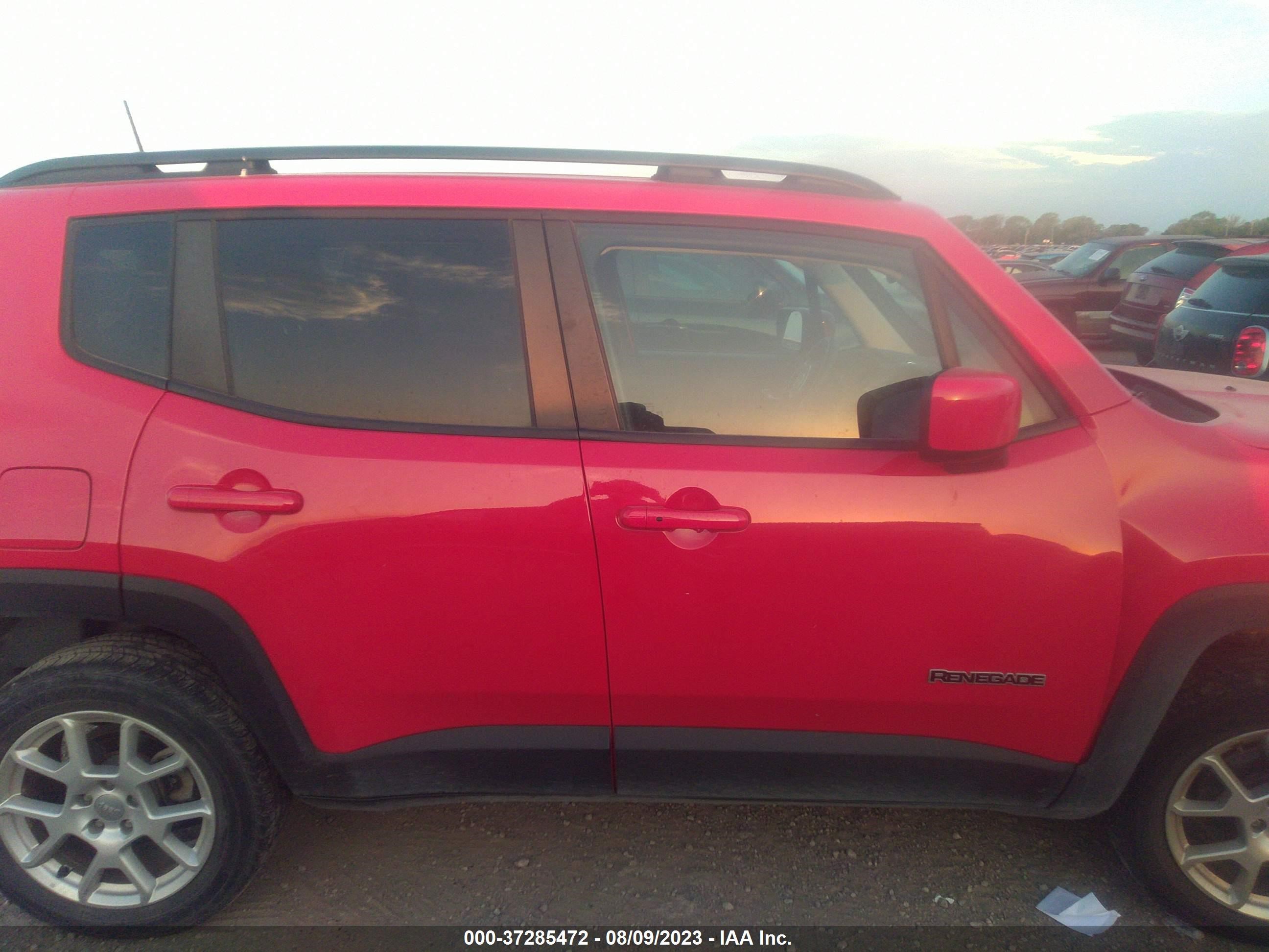 Photo 12 VIN: ZACNJBBBXLPL46856 - JEEP RENEGADE 