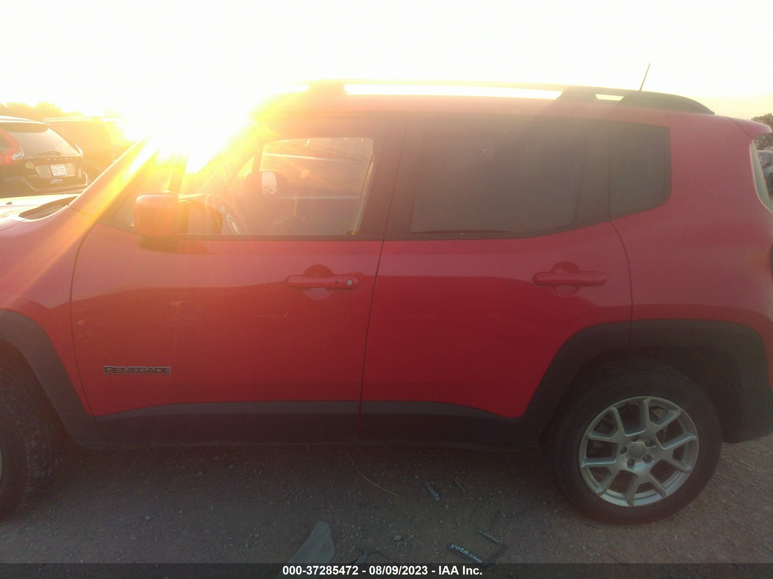 Photo 13 VIN: ZACNJBBBXLPL46856 - JEEP RENEGADE 